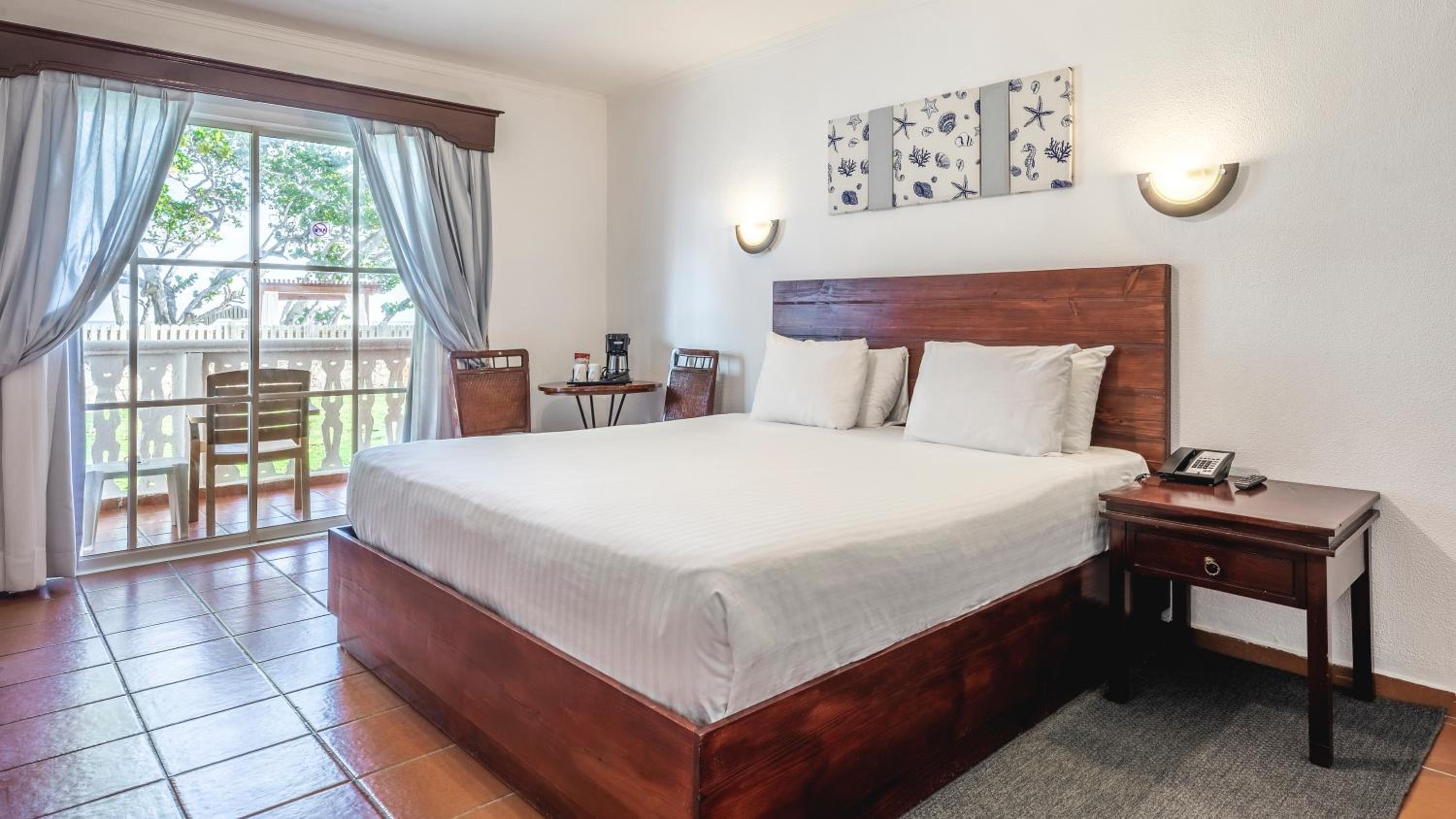 Deluxe Garden View Adults Only King Bed