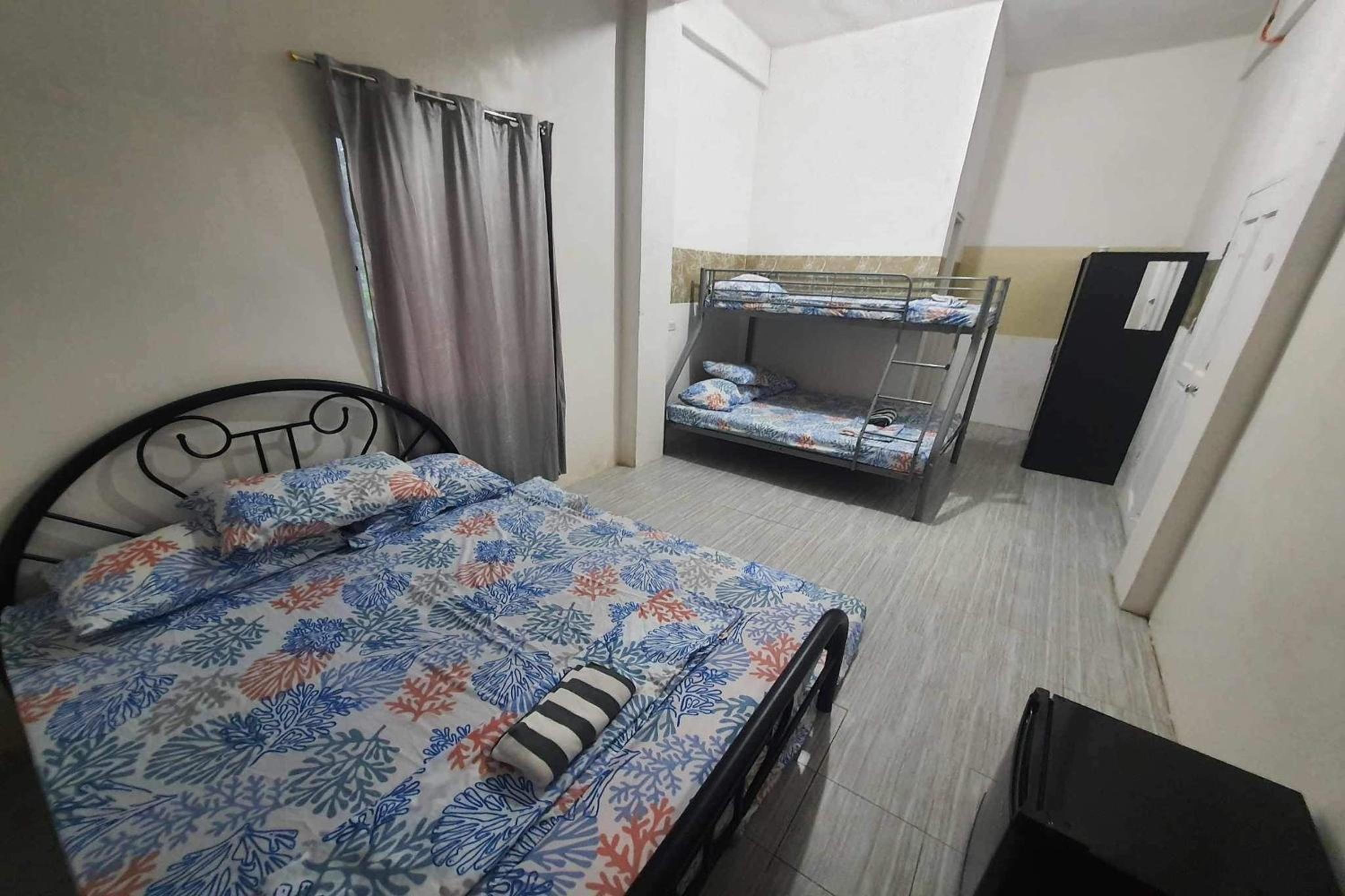 Family Room - Photo 4