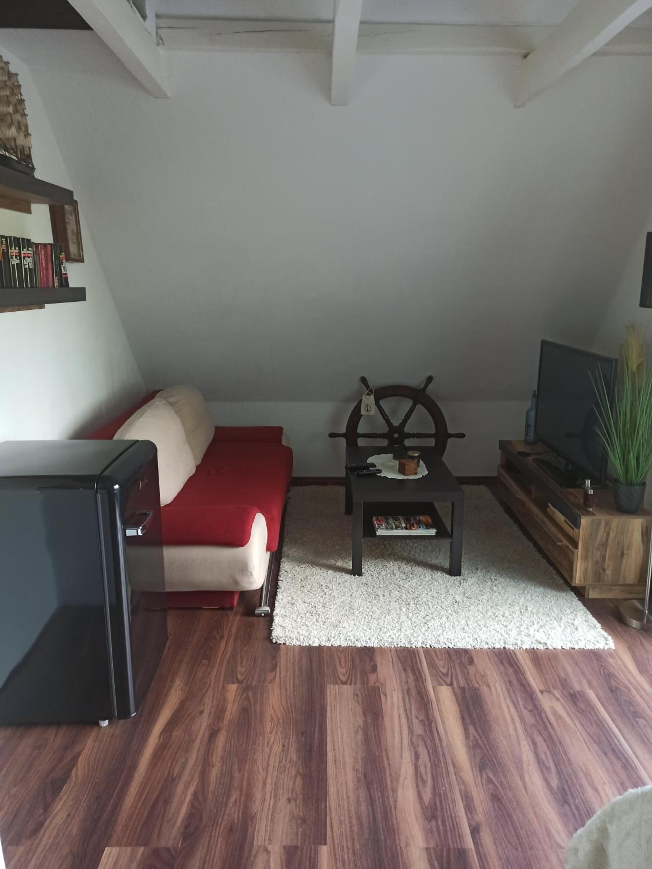 One-Bedroom Apartment photo 1