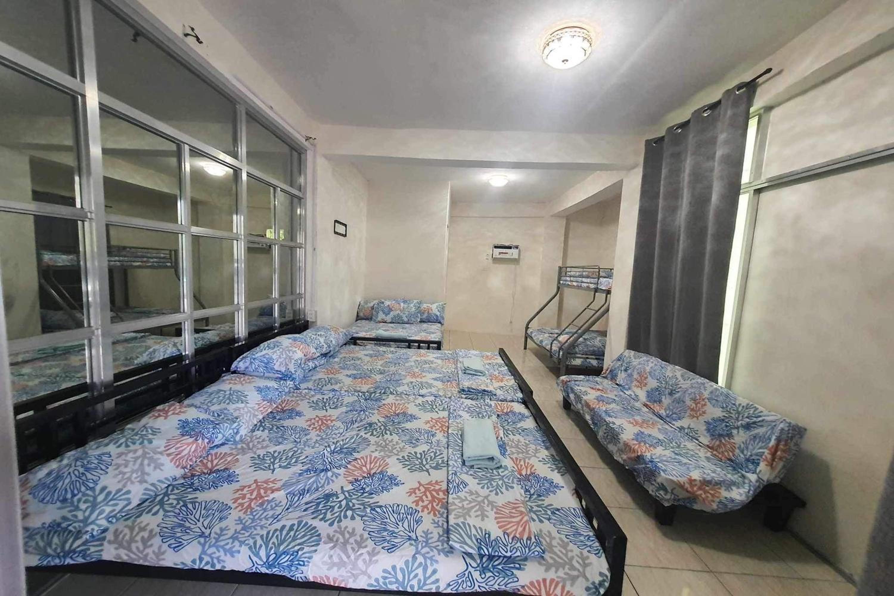 Deluxe Family Room - Photo 1