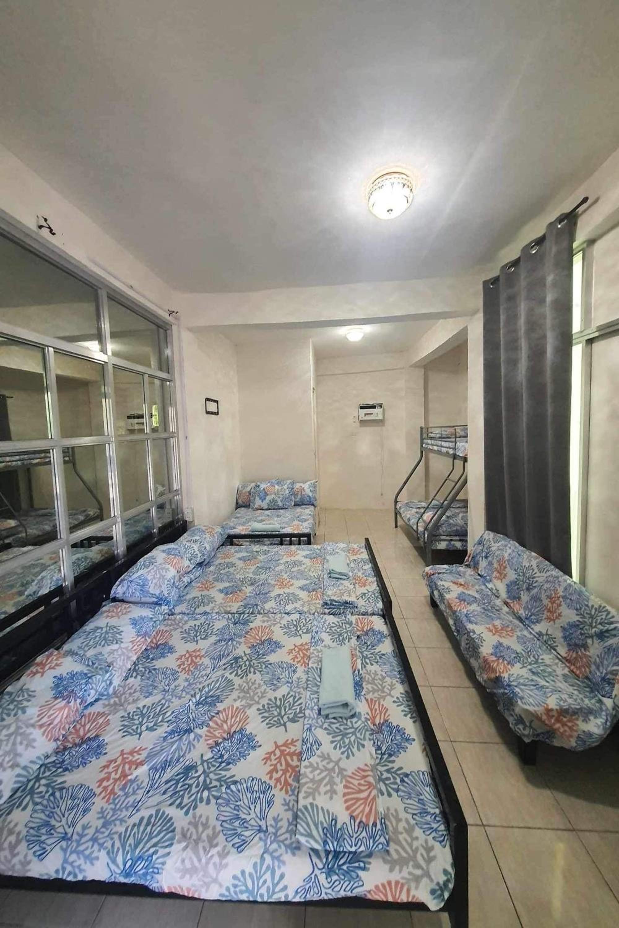 Deluxe Family Room - Photo 2