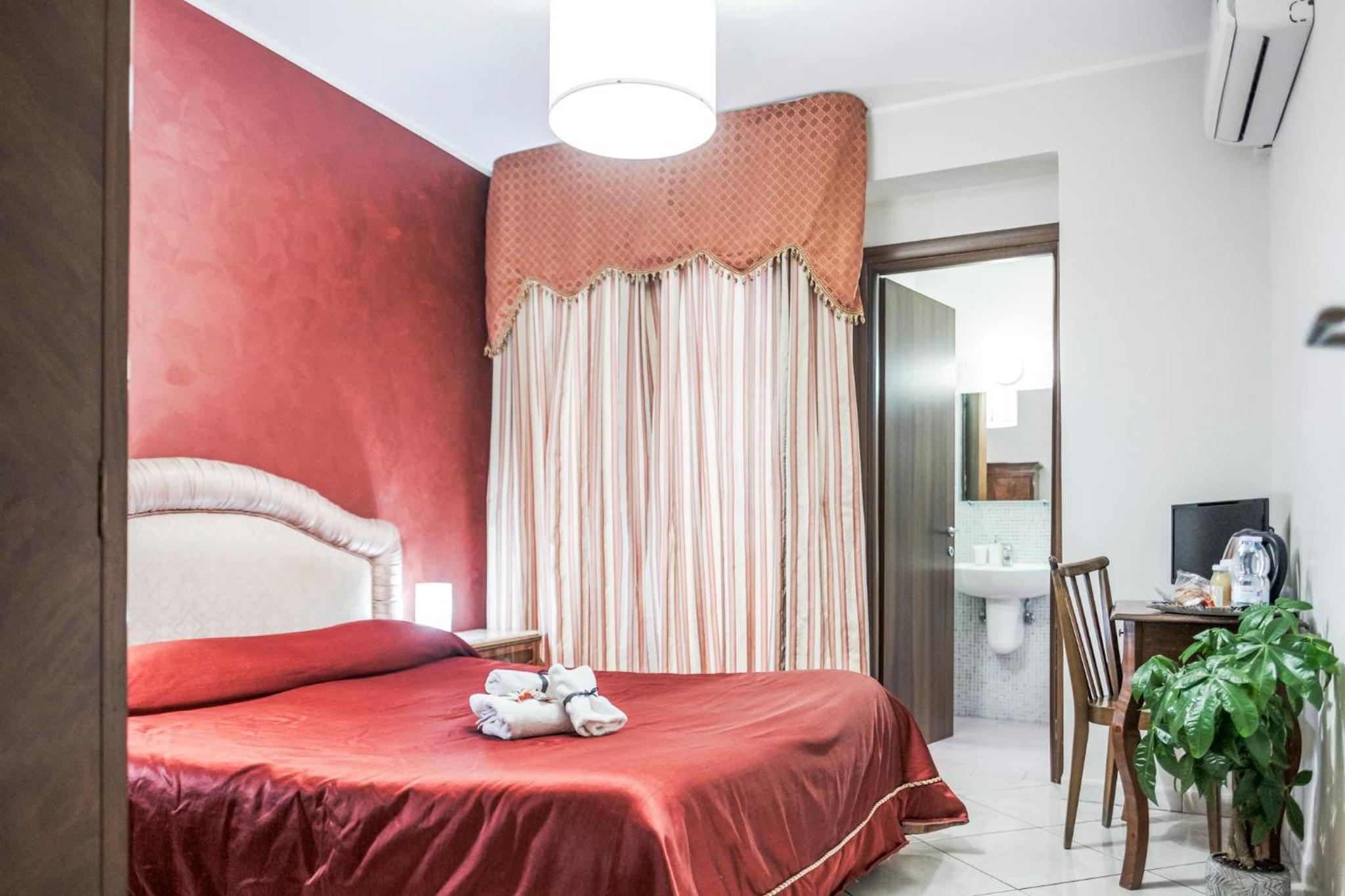 Double Room with Private Bathroom photo 2
