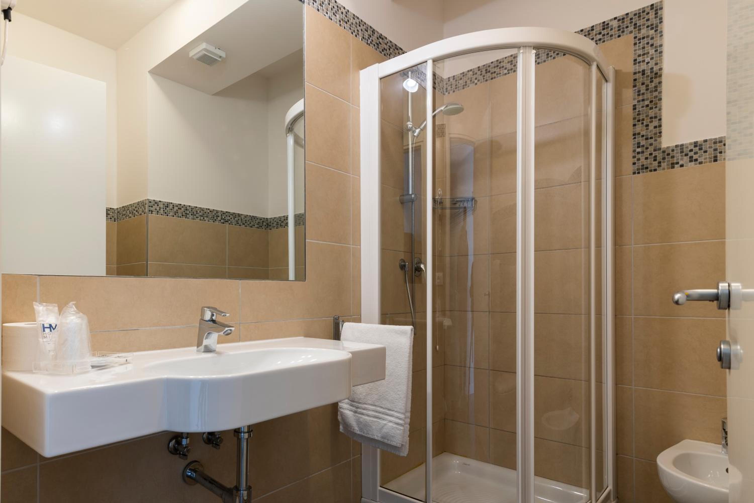 Superior Double Room - Photo 8