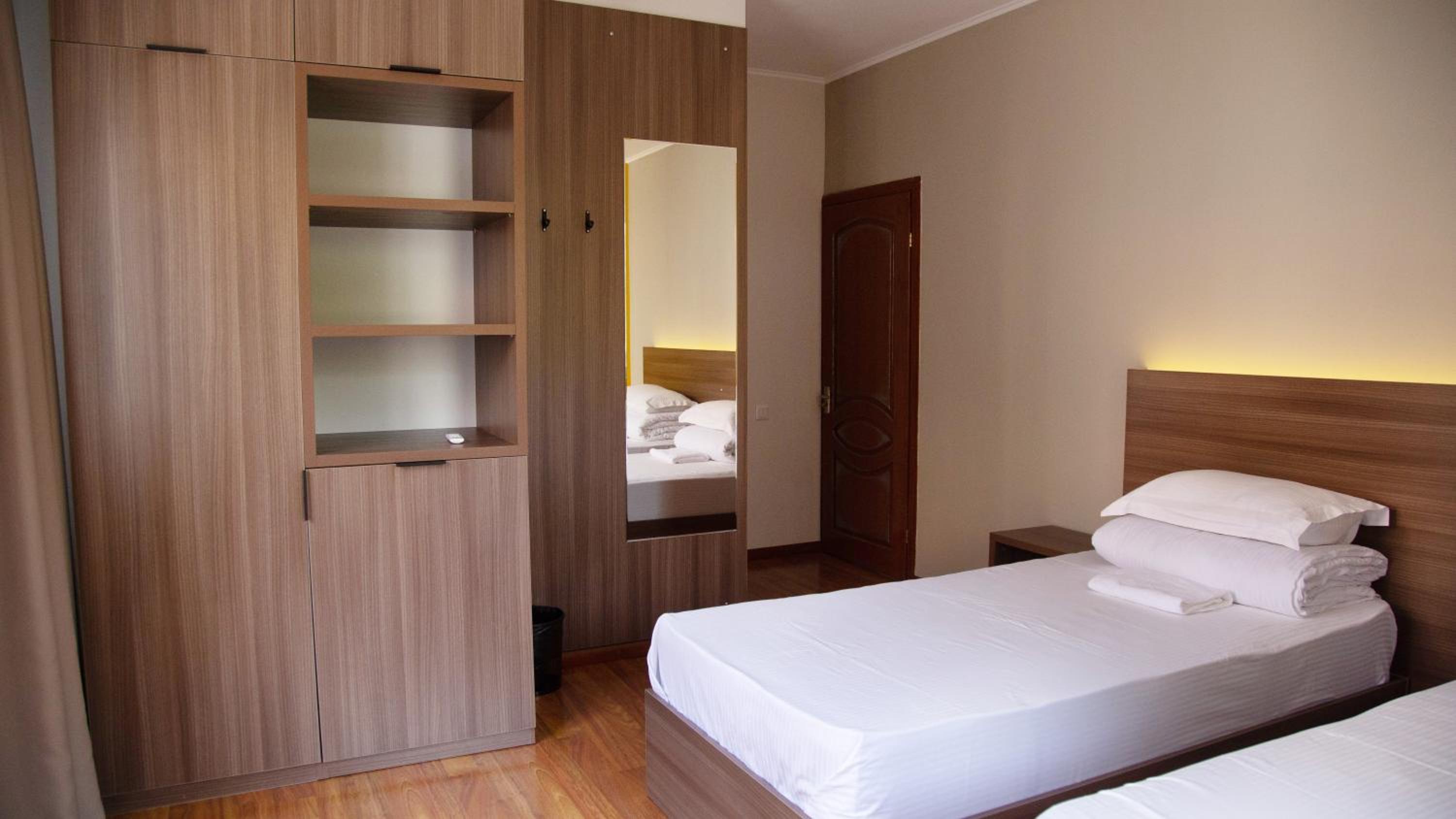 Twin Room With Private Bathroom photo 3