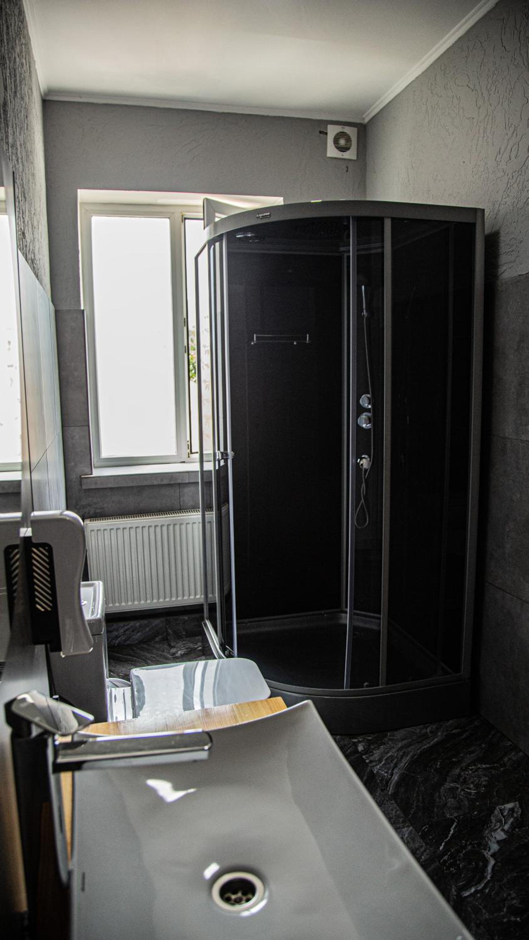Single Room With Private Bathroom photo 3