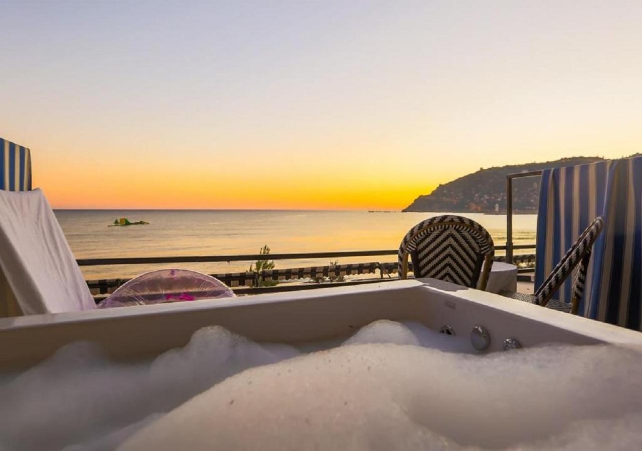Deluxe Double Room with Sea View - Photo 5
