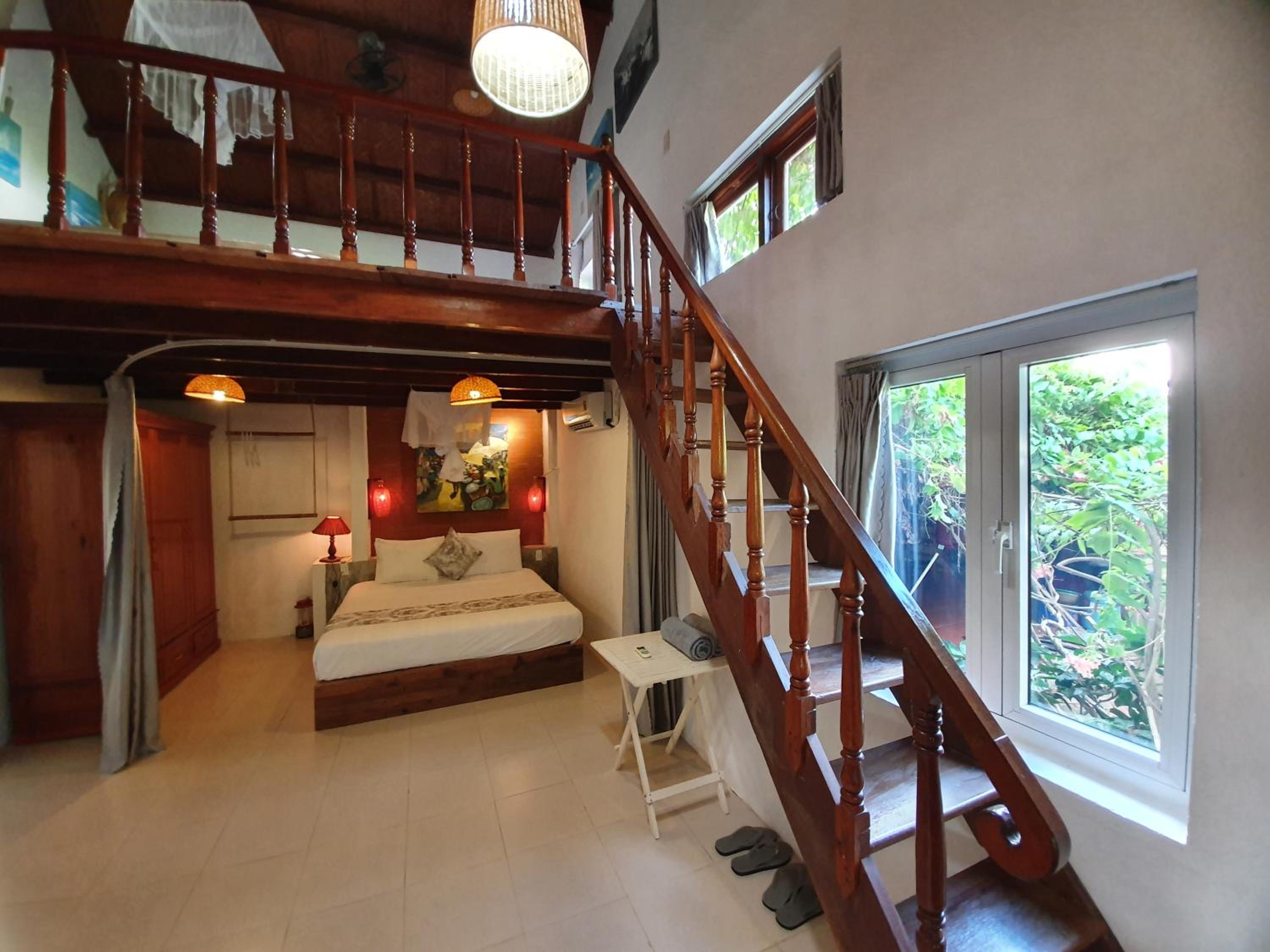 Villa with Garden View