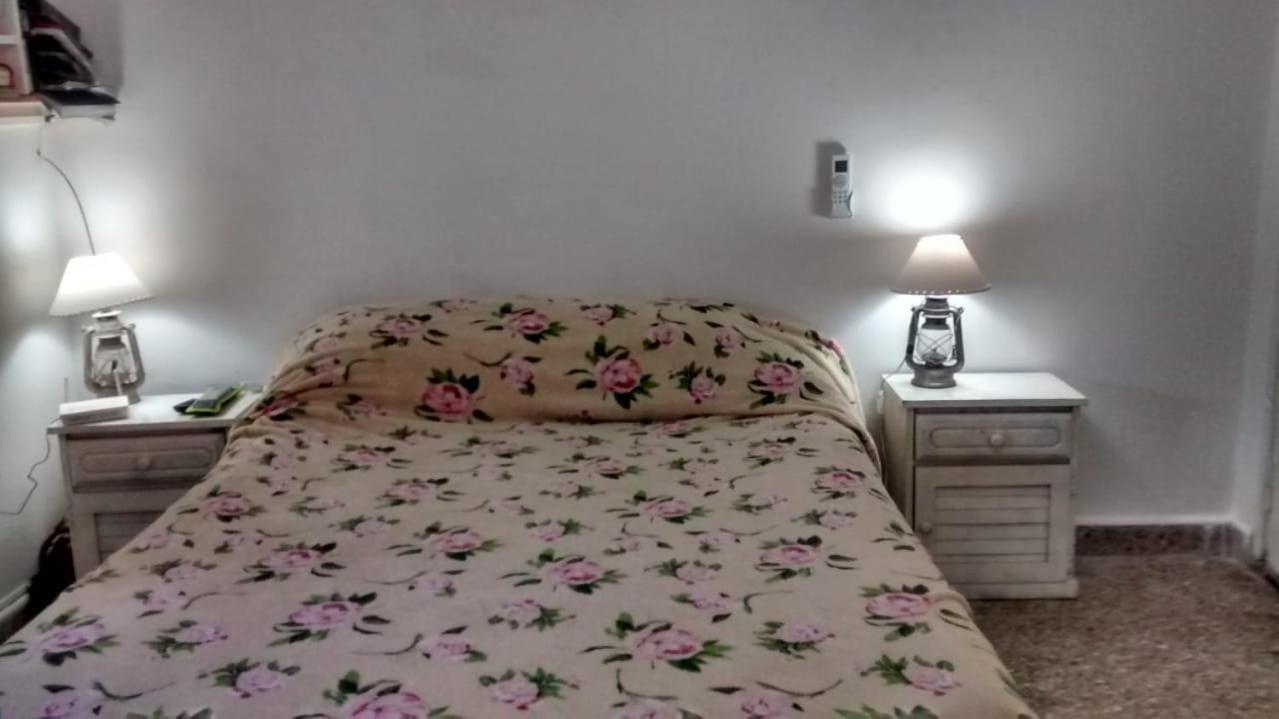 One-Bedroom House photo 1