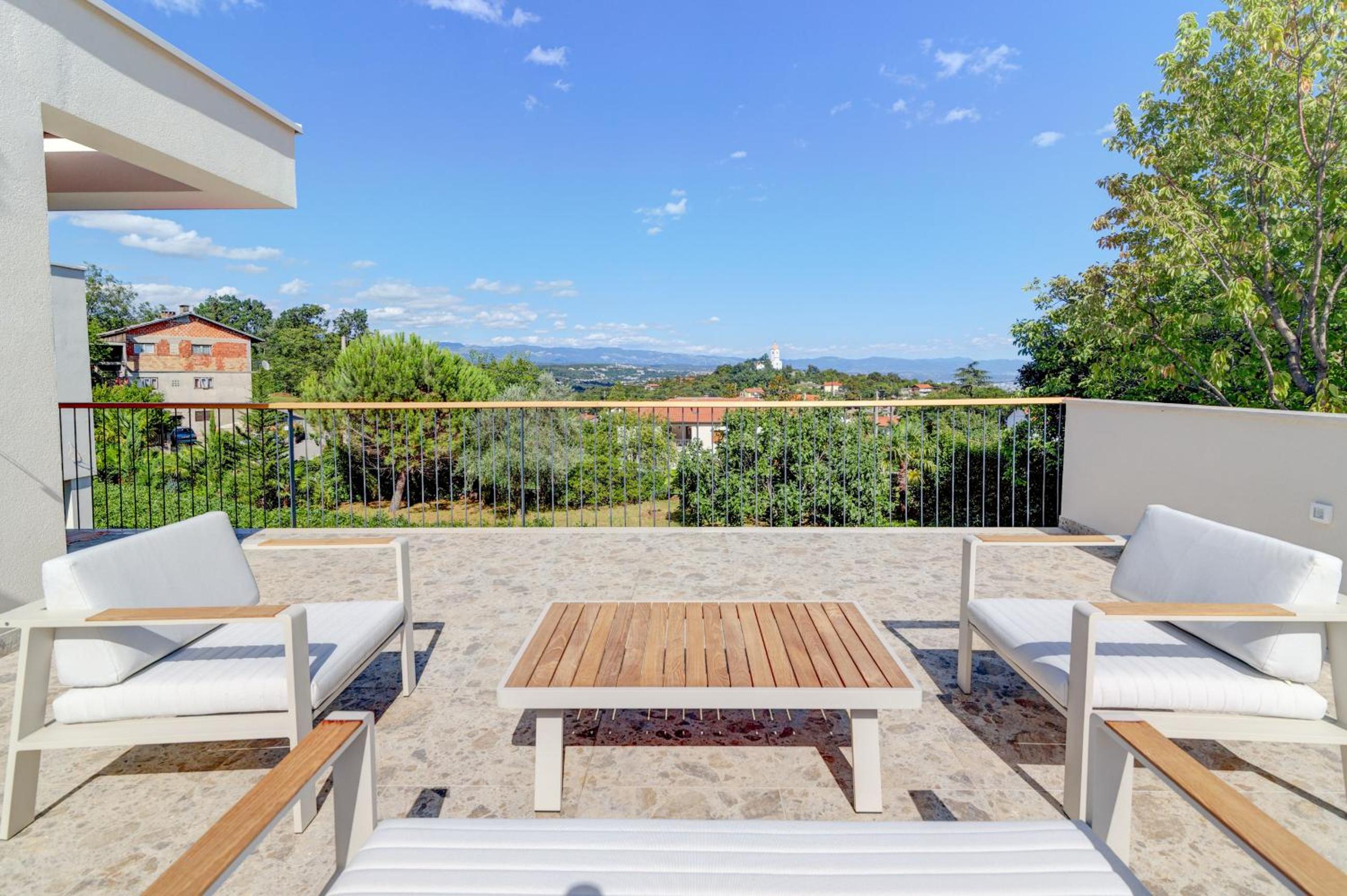 Villa photo 3