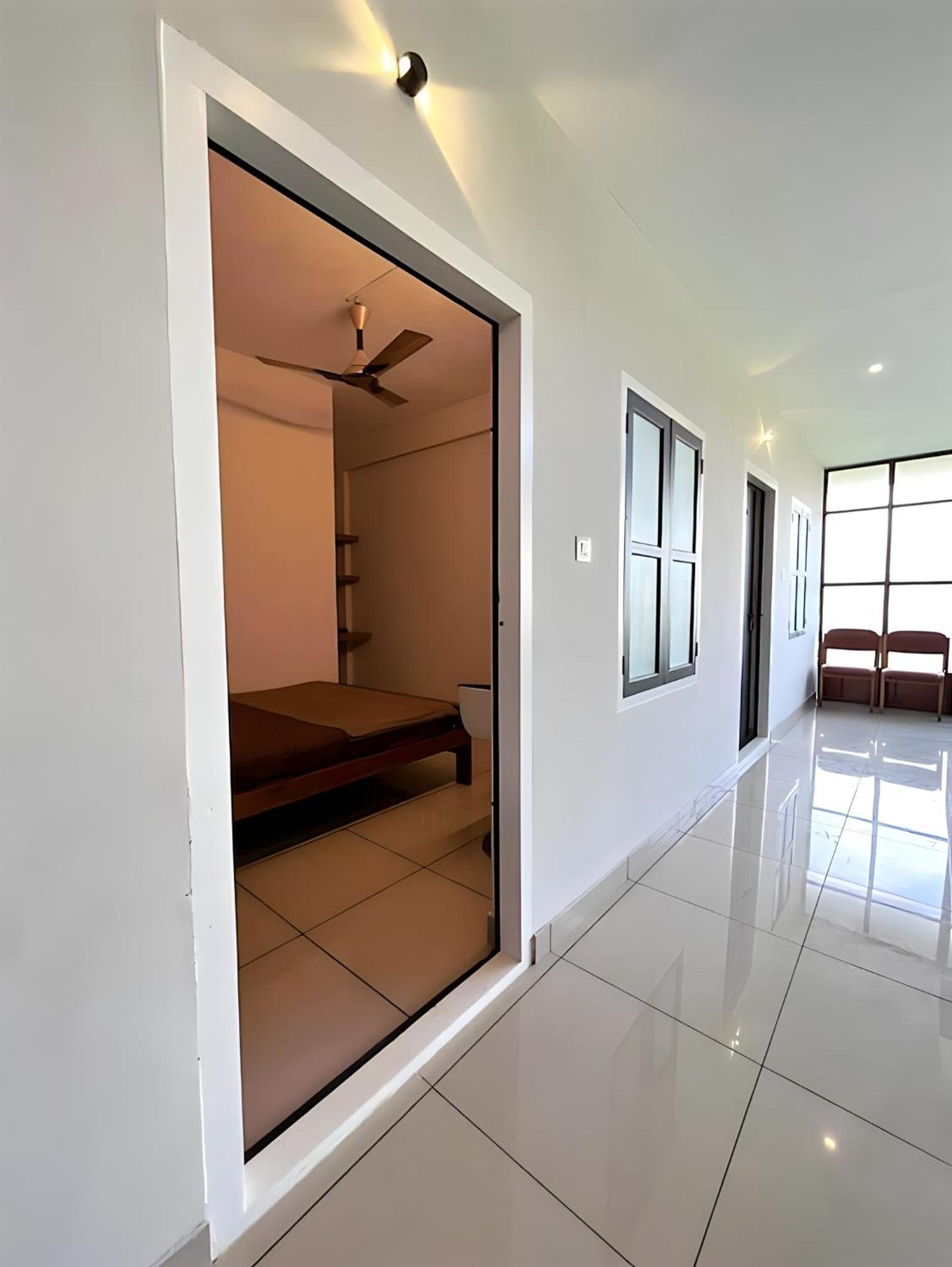 Budget Double Room photo 3