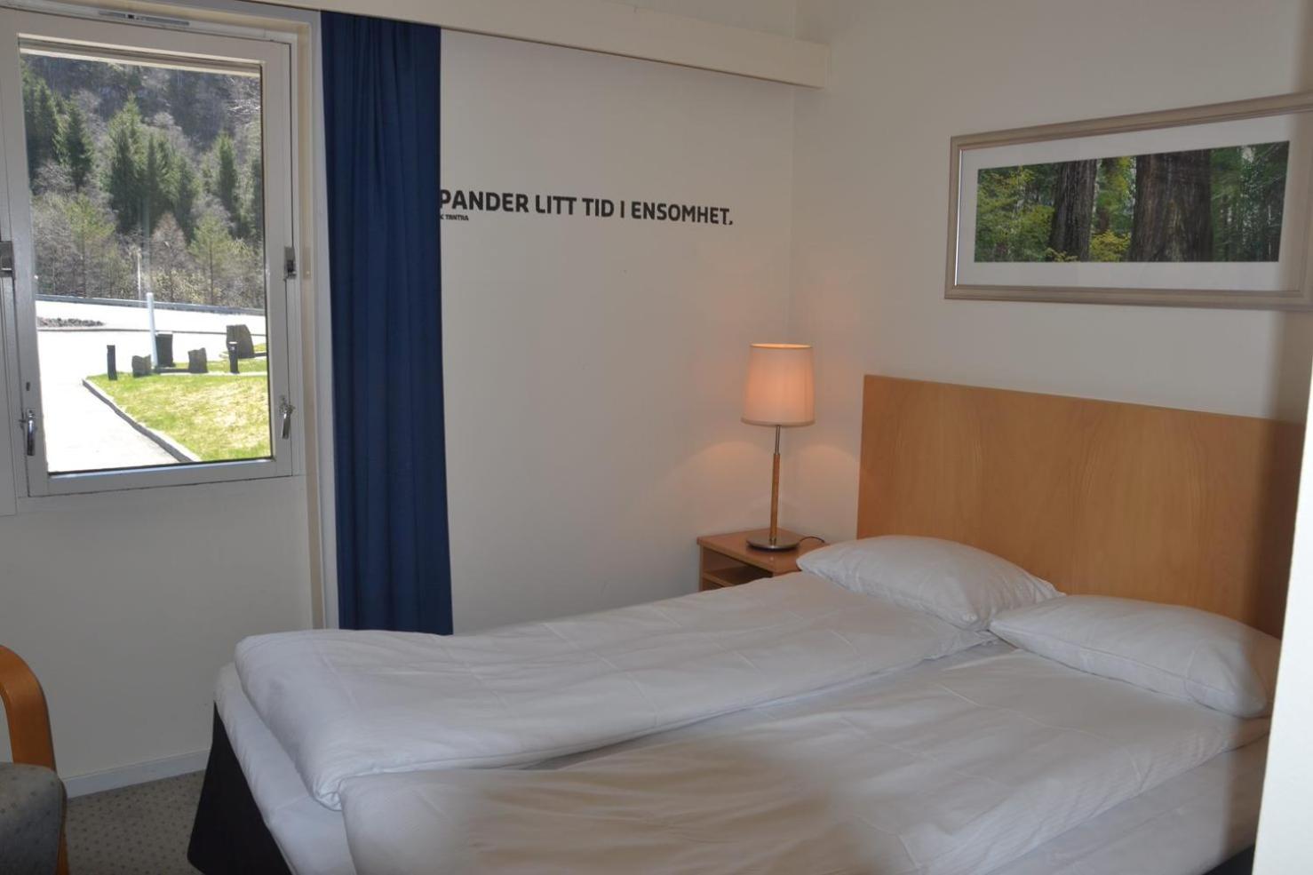 Economy Twin Room photo 2