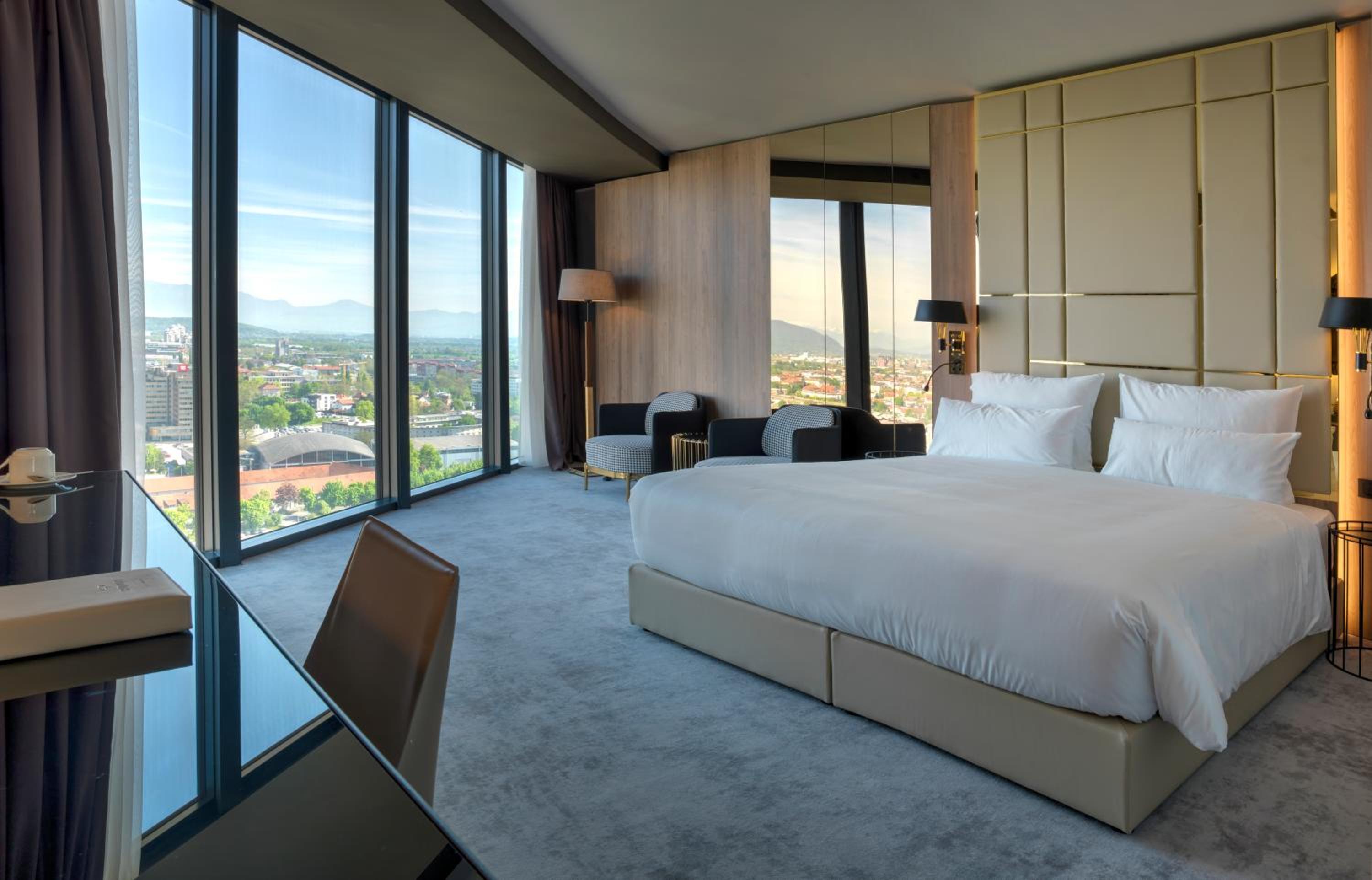 Premium Double Room - Photo 4