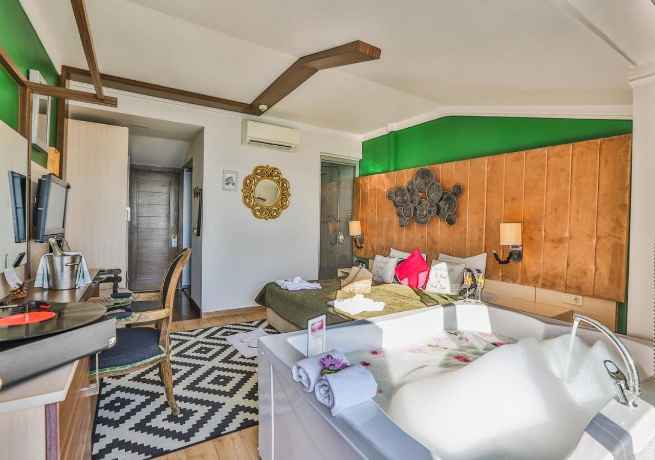 Suite with Sea View - Photo 3