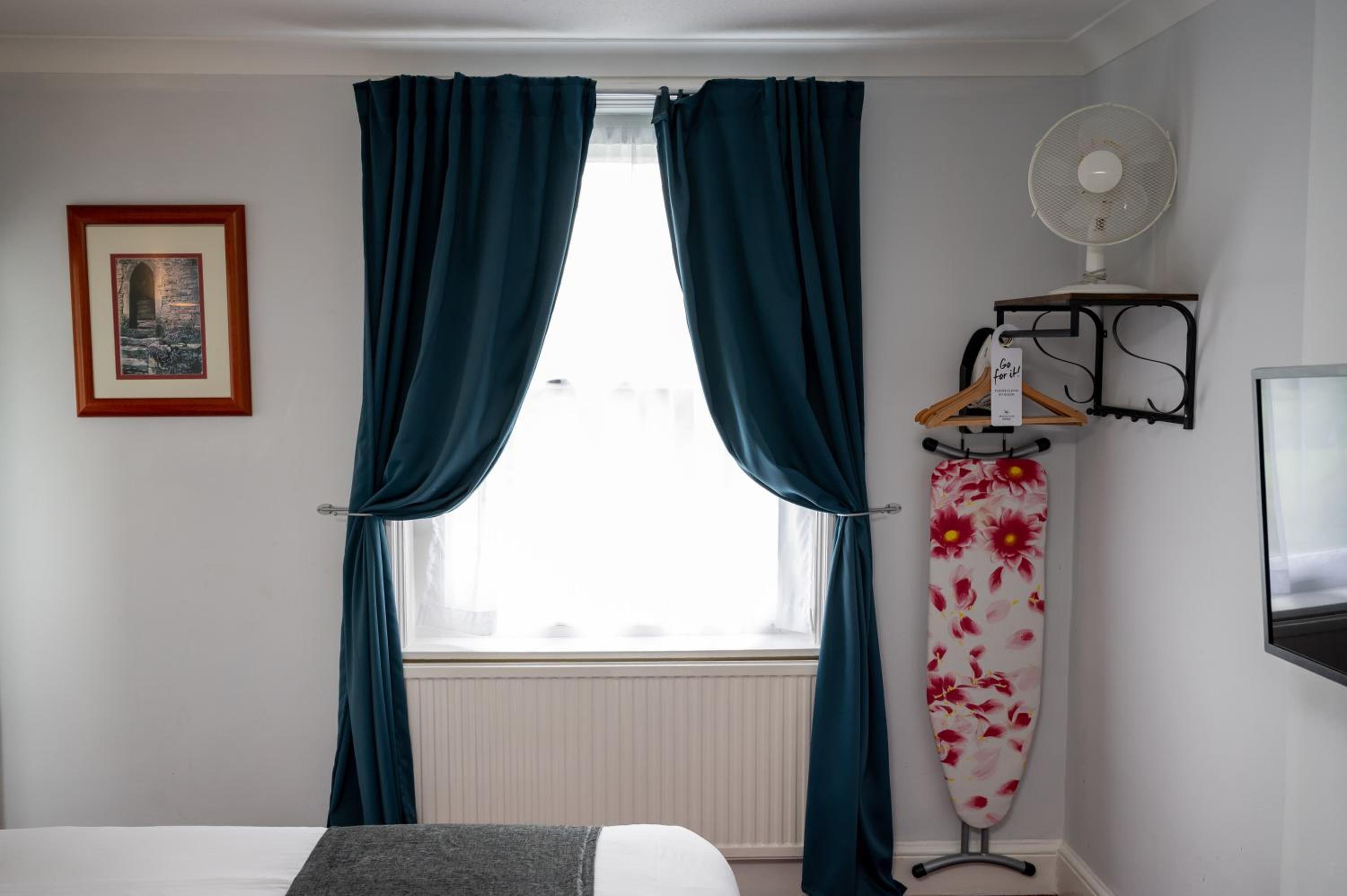 Twin Room - Photo 4