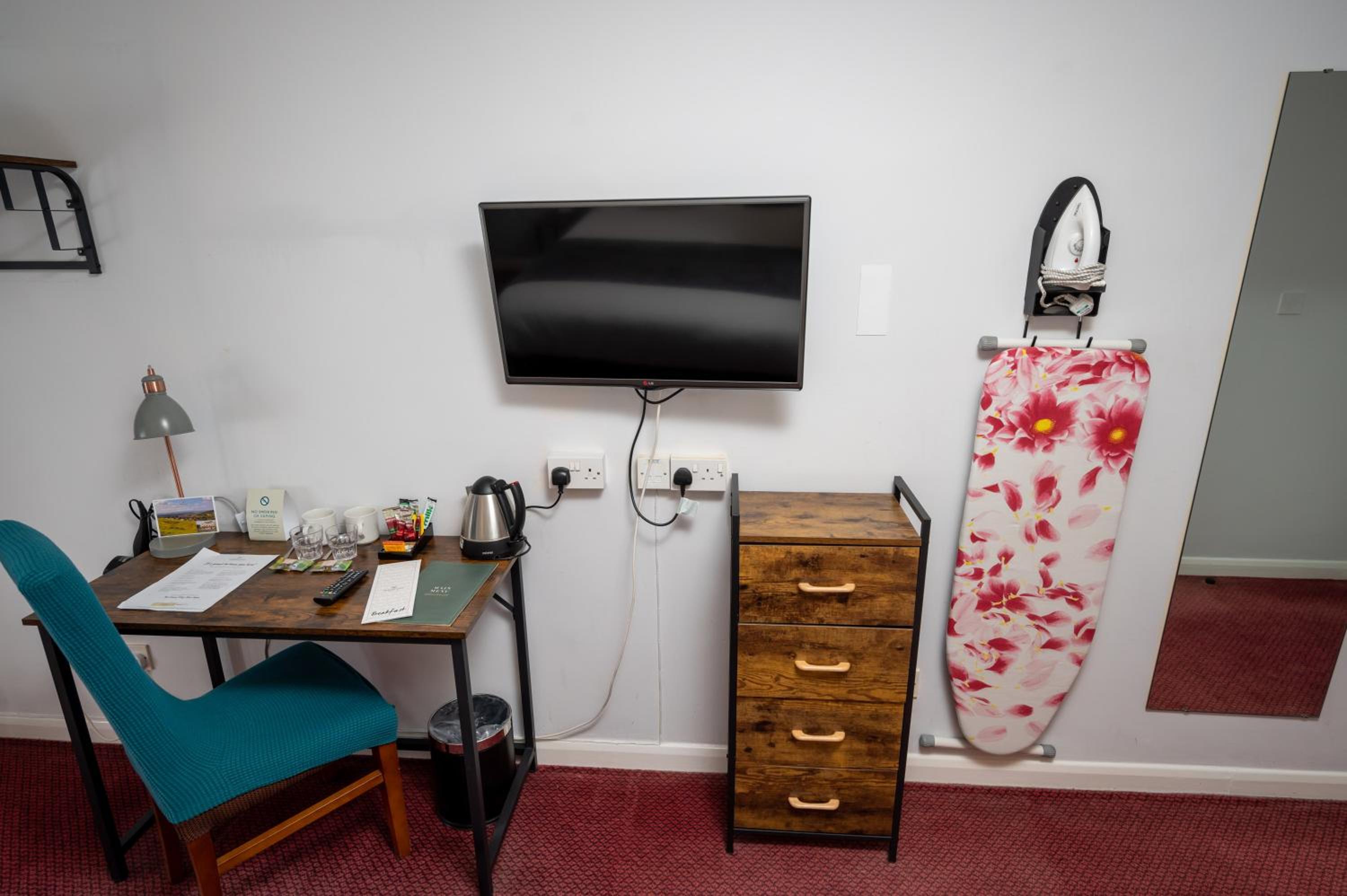 Double Room with Garden View - Photo 3