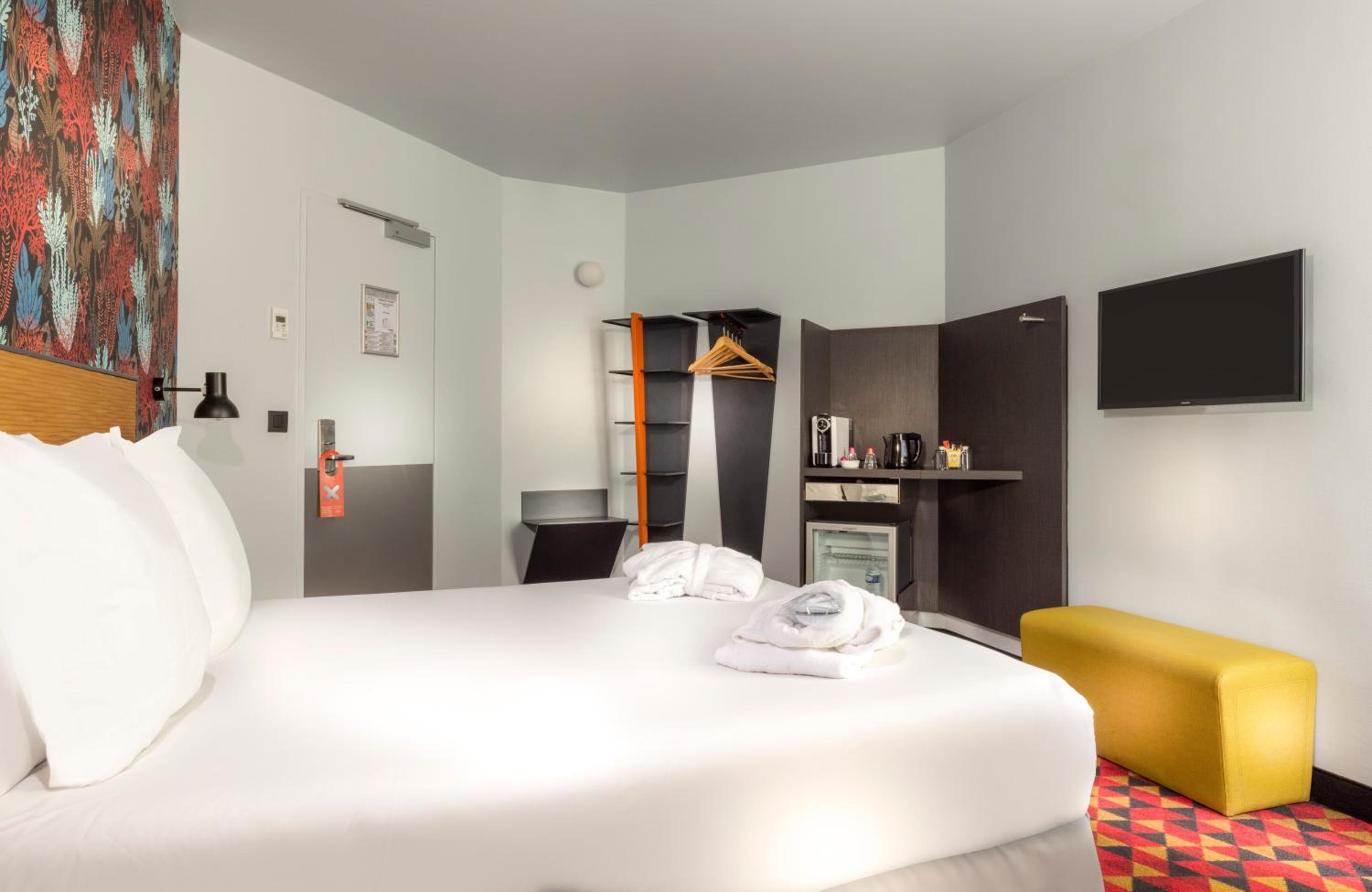 Club Double Room thumbnail 5