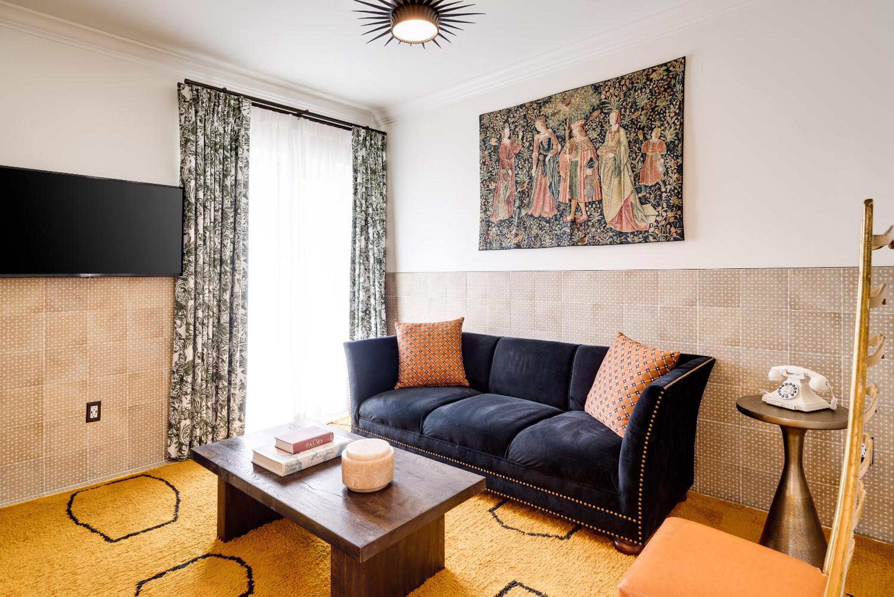Superior King Suite