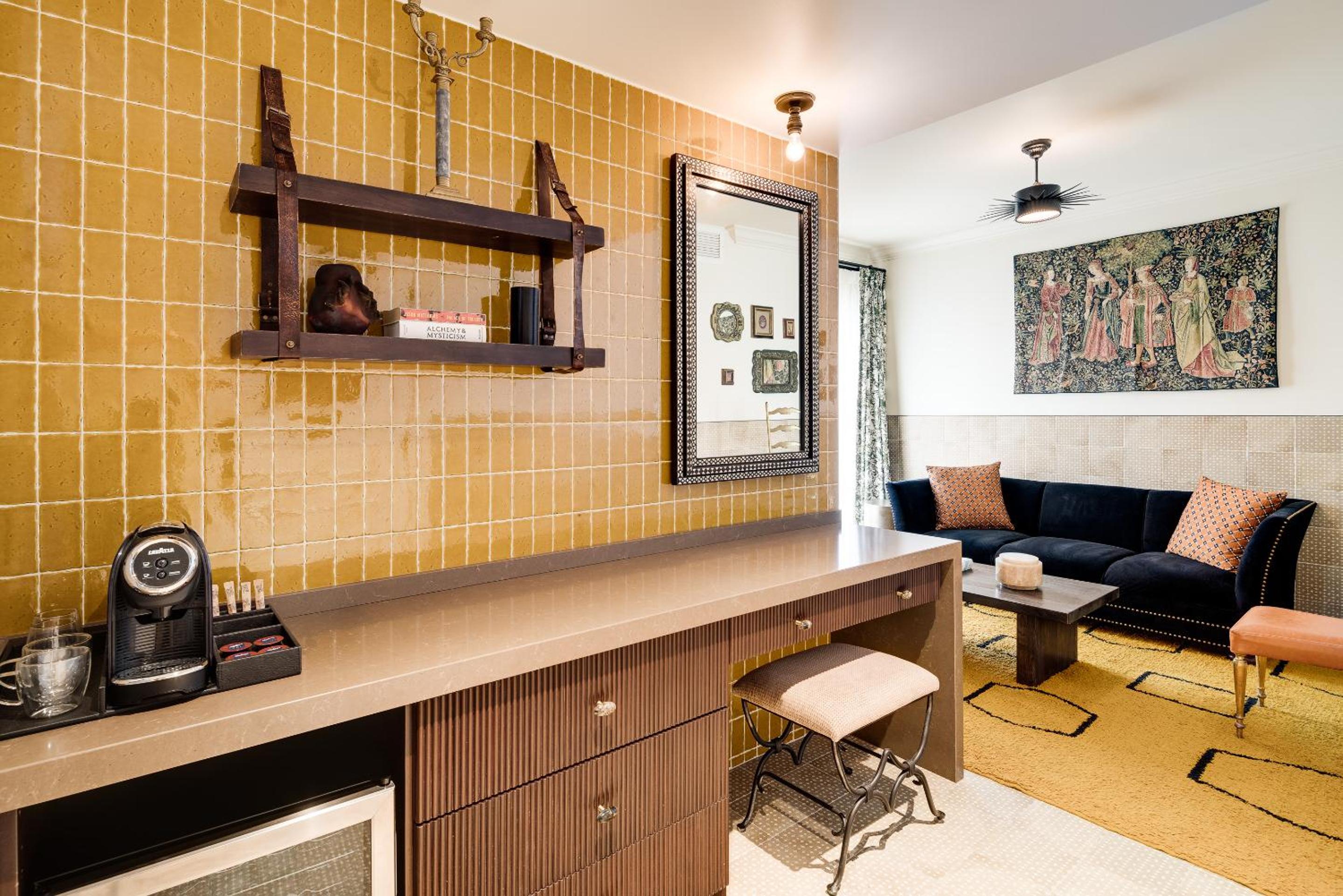 Superior King Suite