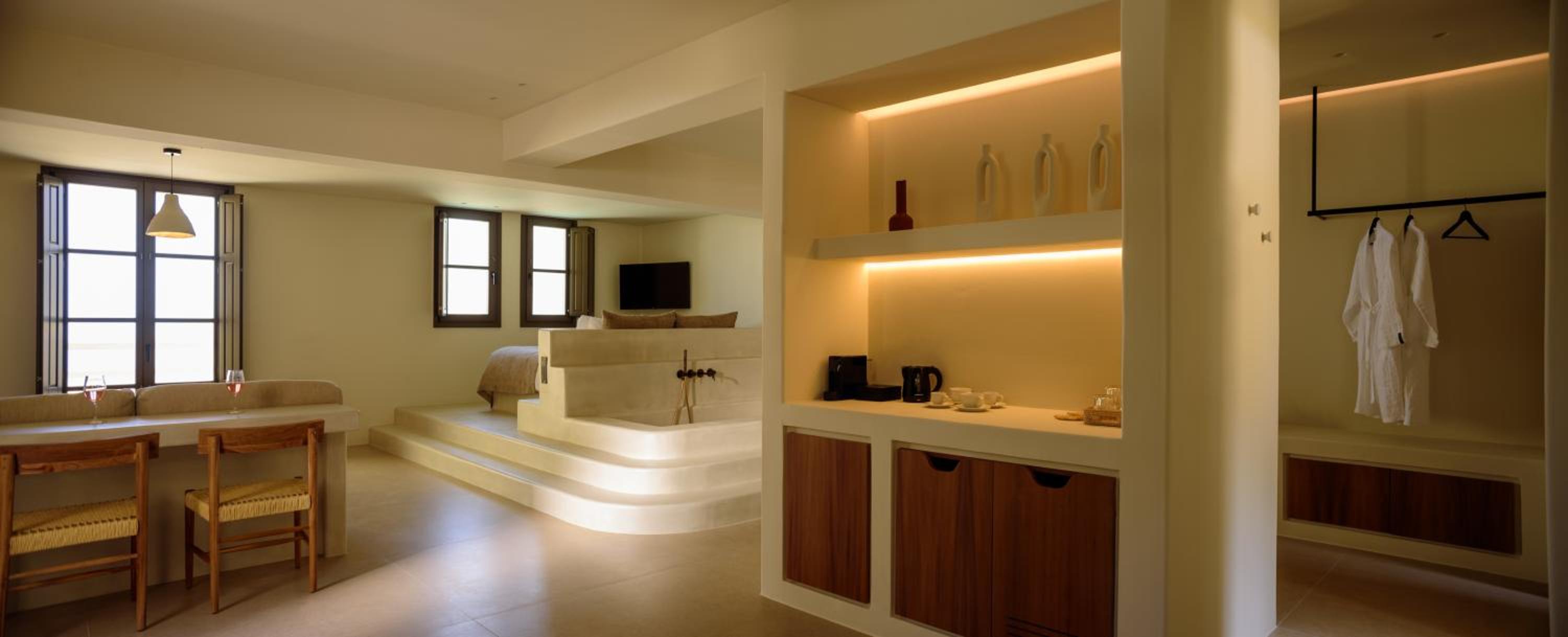 Senior Suite with Heated Plunge Pool and Sea View