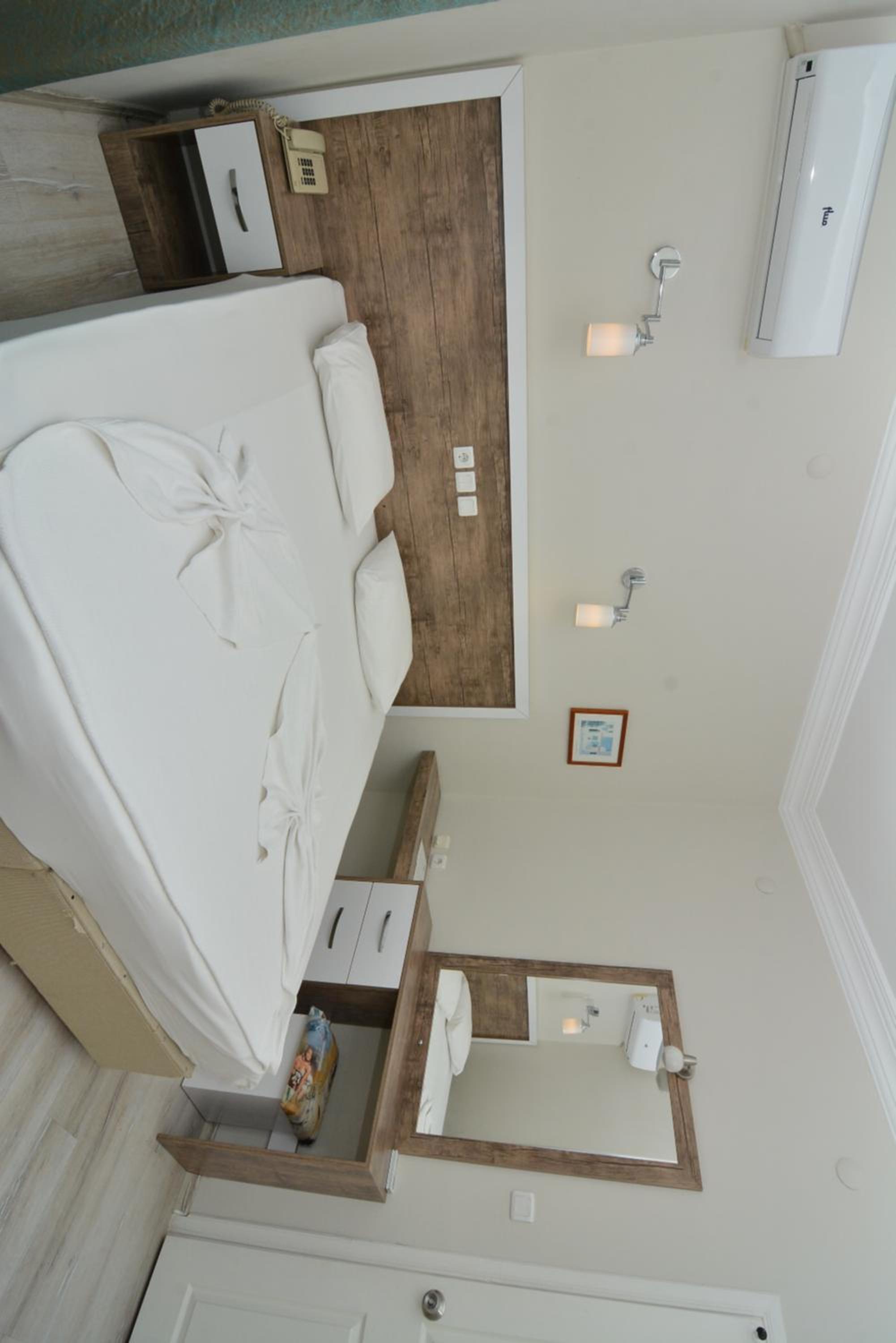 Deluxe Apartment with Balcony photo 1