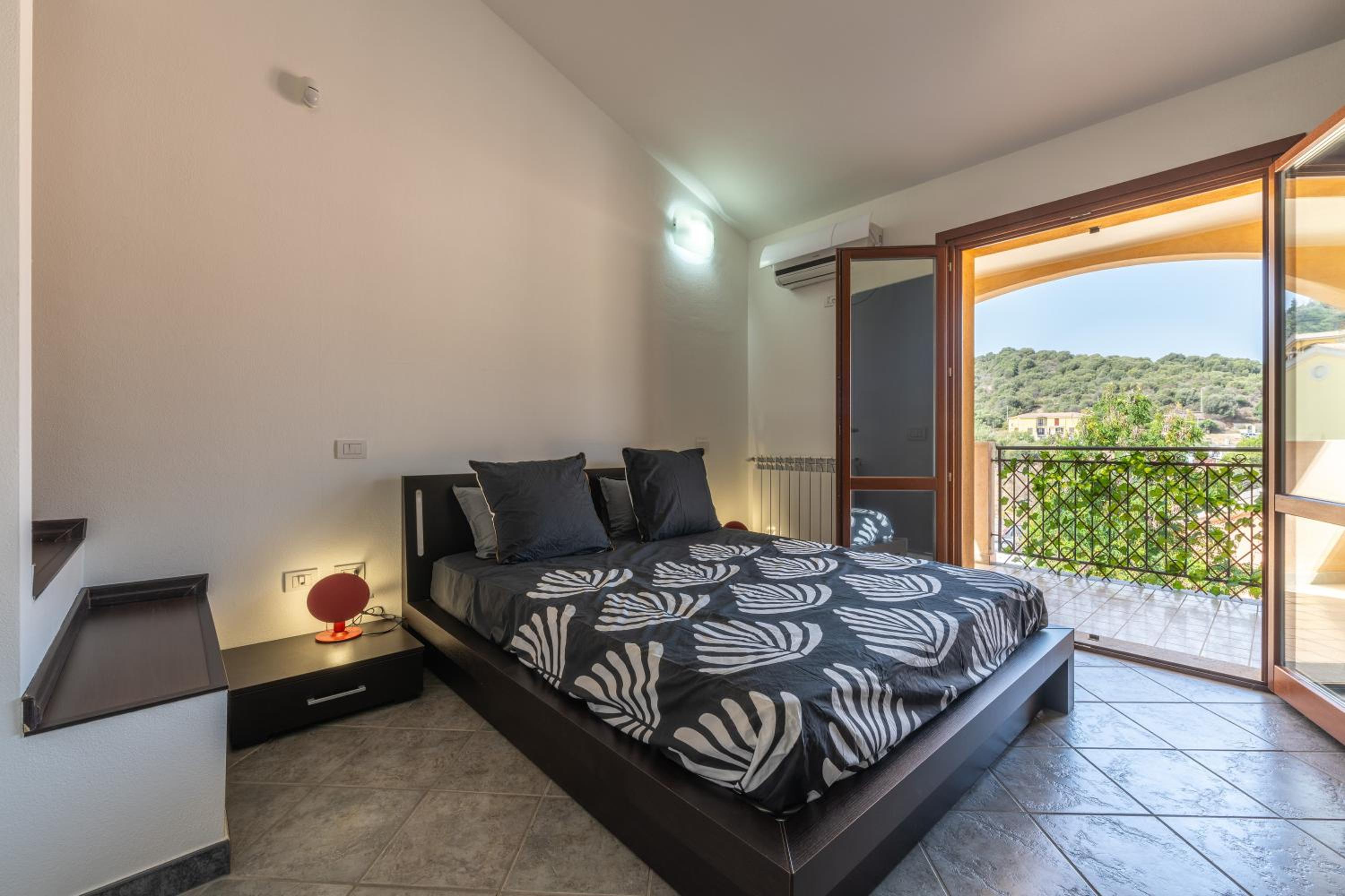 Villa with Garden View