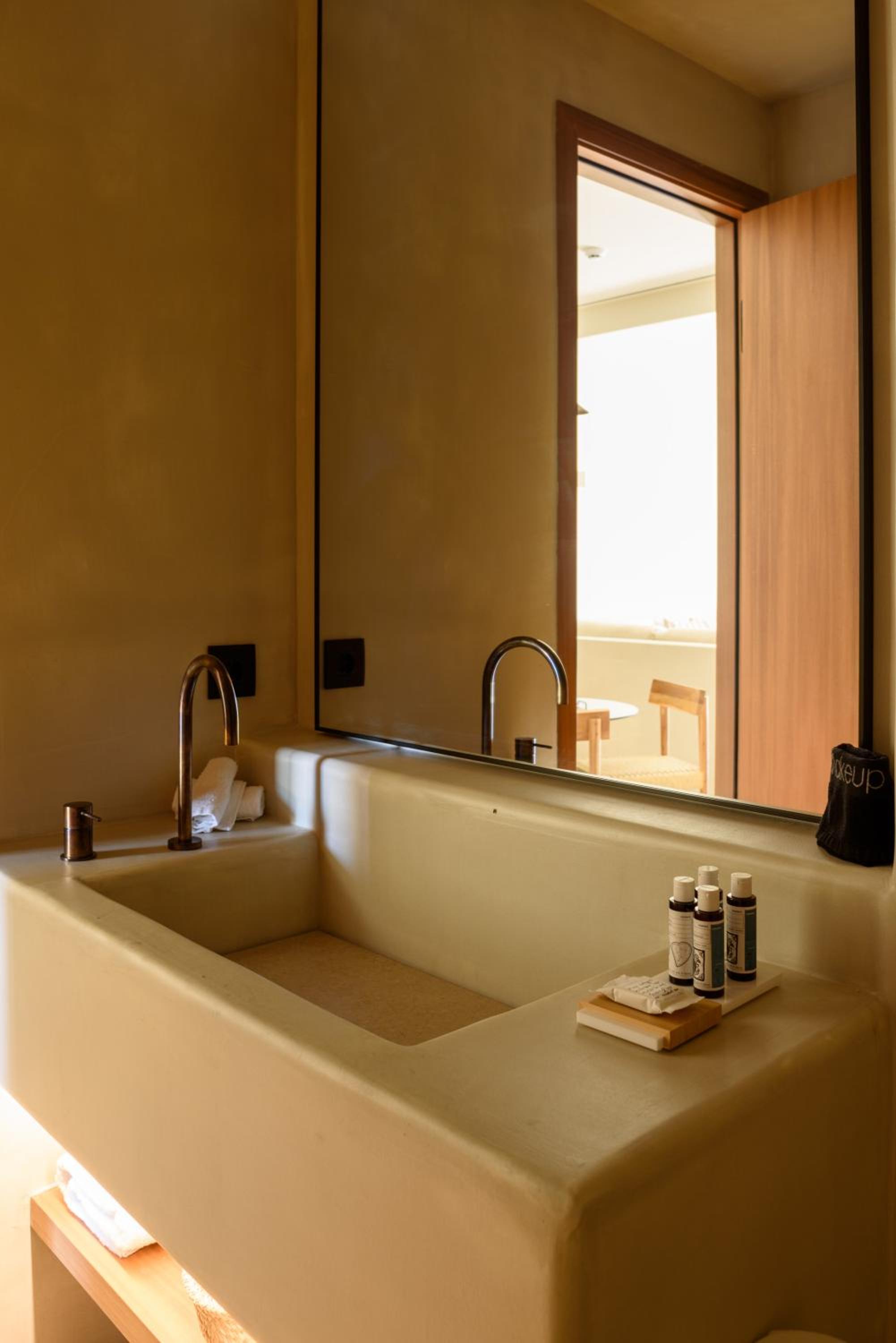 Executive 2 Bedroom Villa with Heated Pool and Sea View - Photo 19