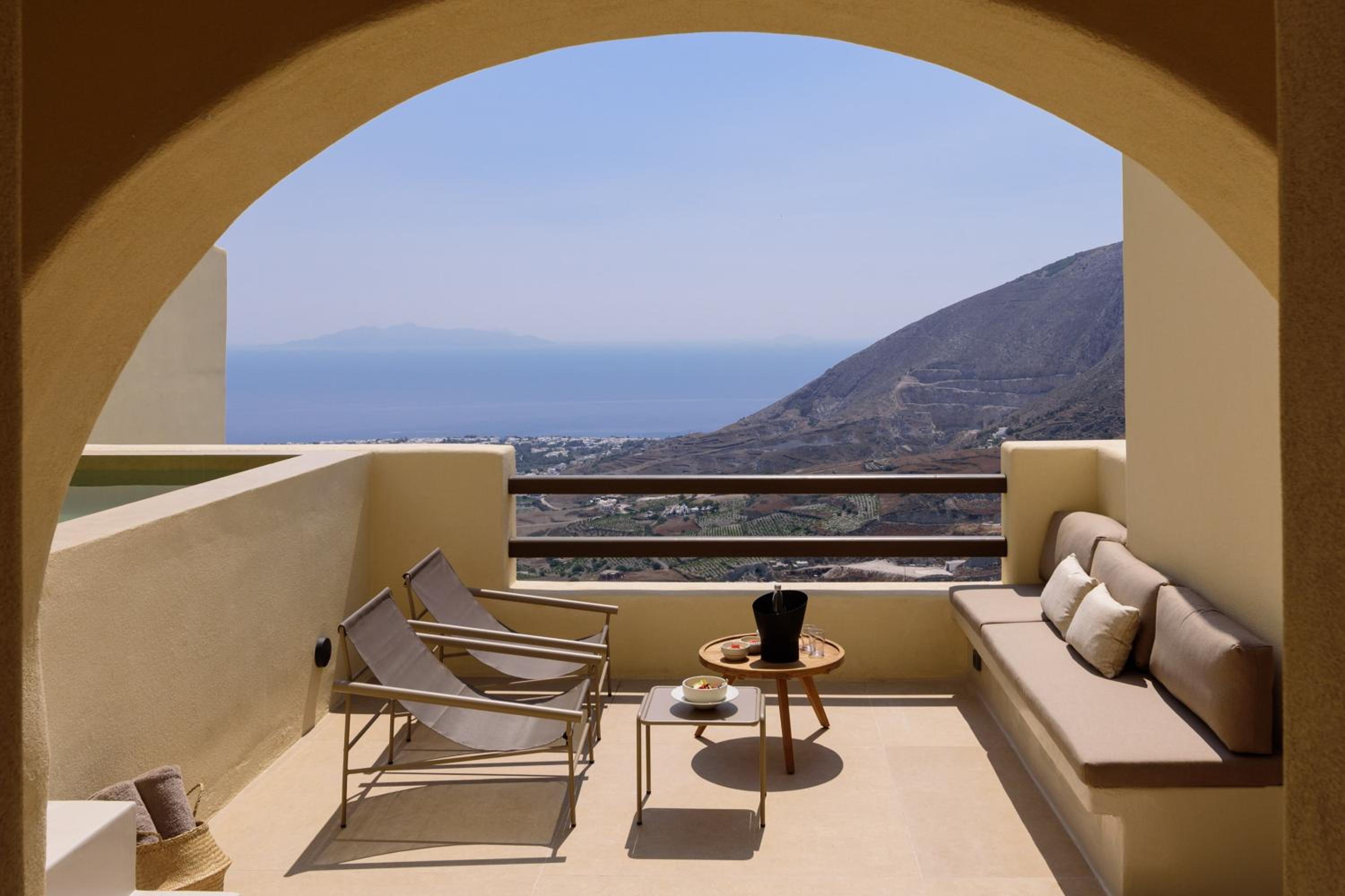  Executive 2 Bedroom Villa with Heated Pool and Sea View - Photo 27