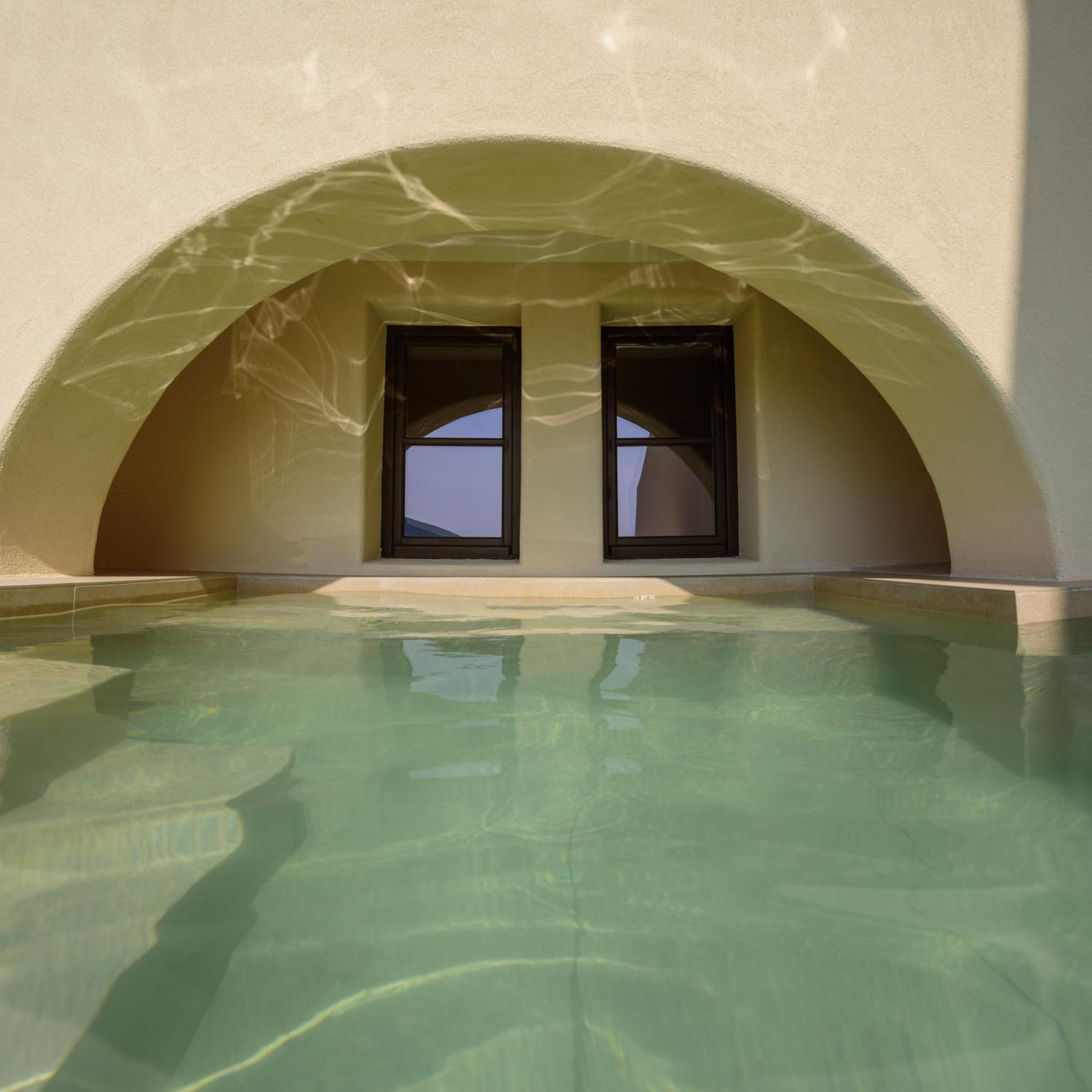  Executive 2 Bedroom Villa with Heated Pool and Sea View - Photo 2