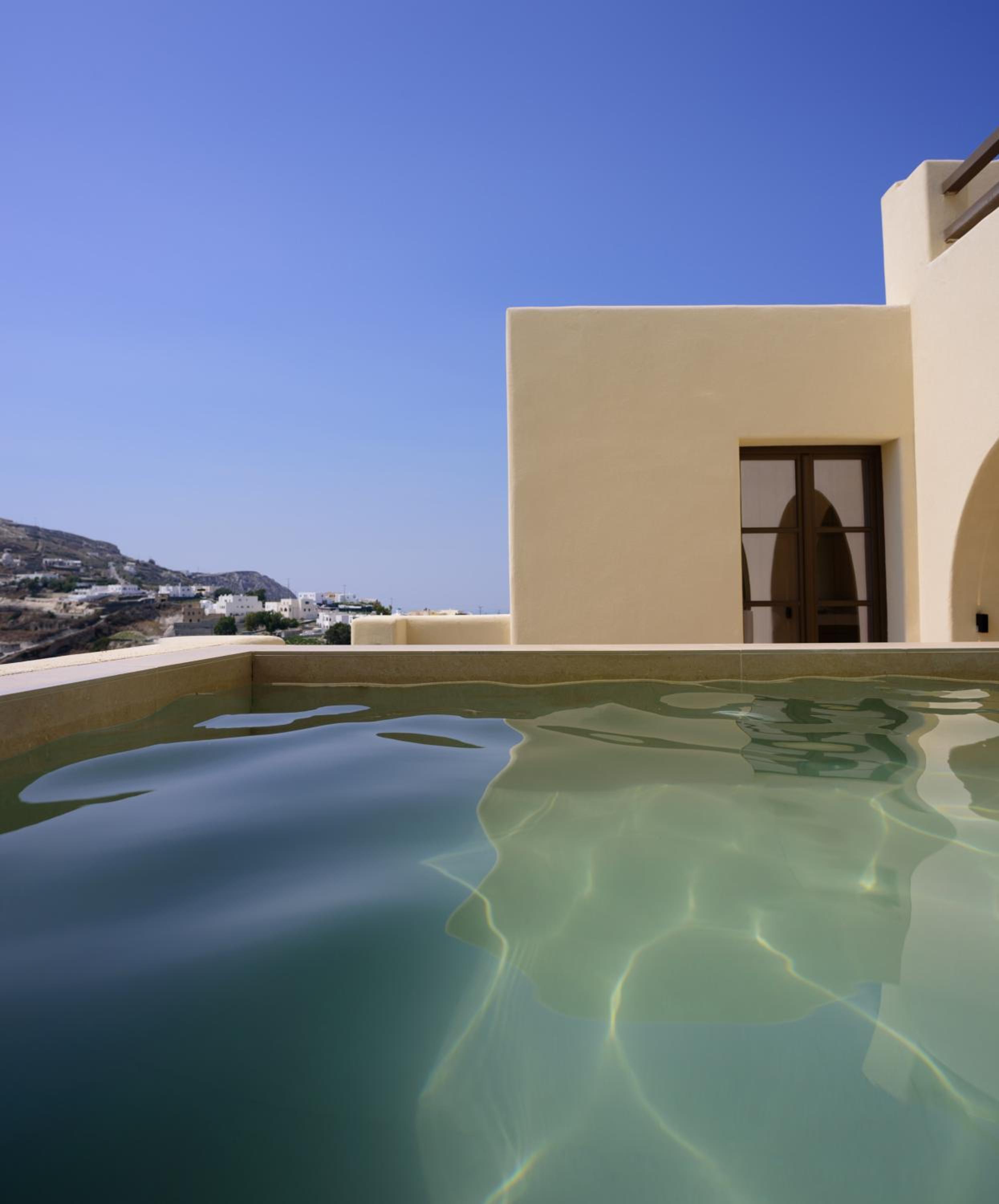  Executive 2 Bedroom Villa with Heated Pool and Sea View - Photo 16