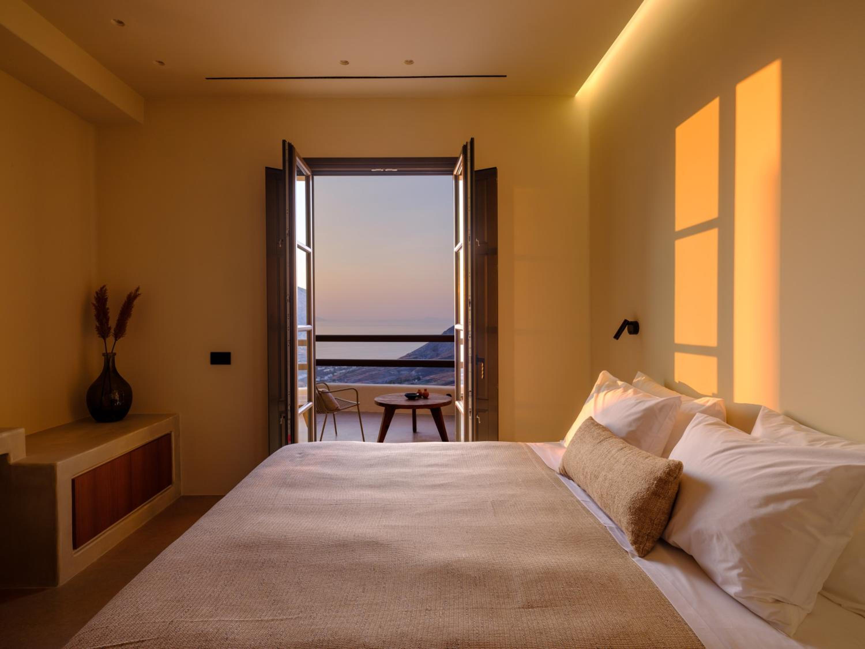  Executive 2 Bedroom Villa with Heated Pool and Sea View - Photo 7