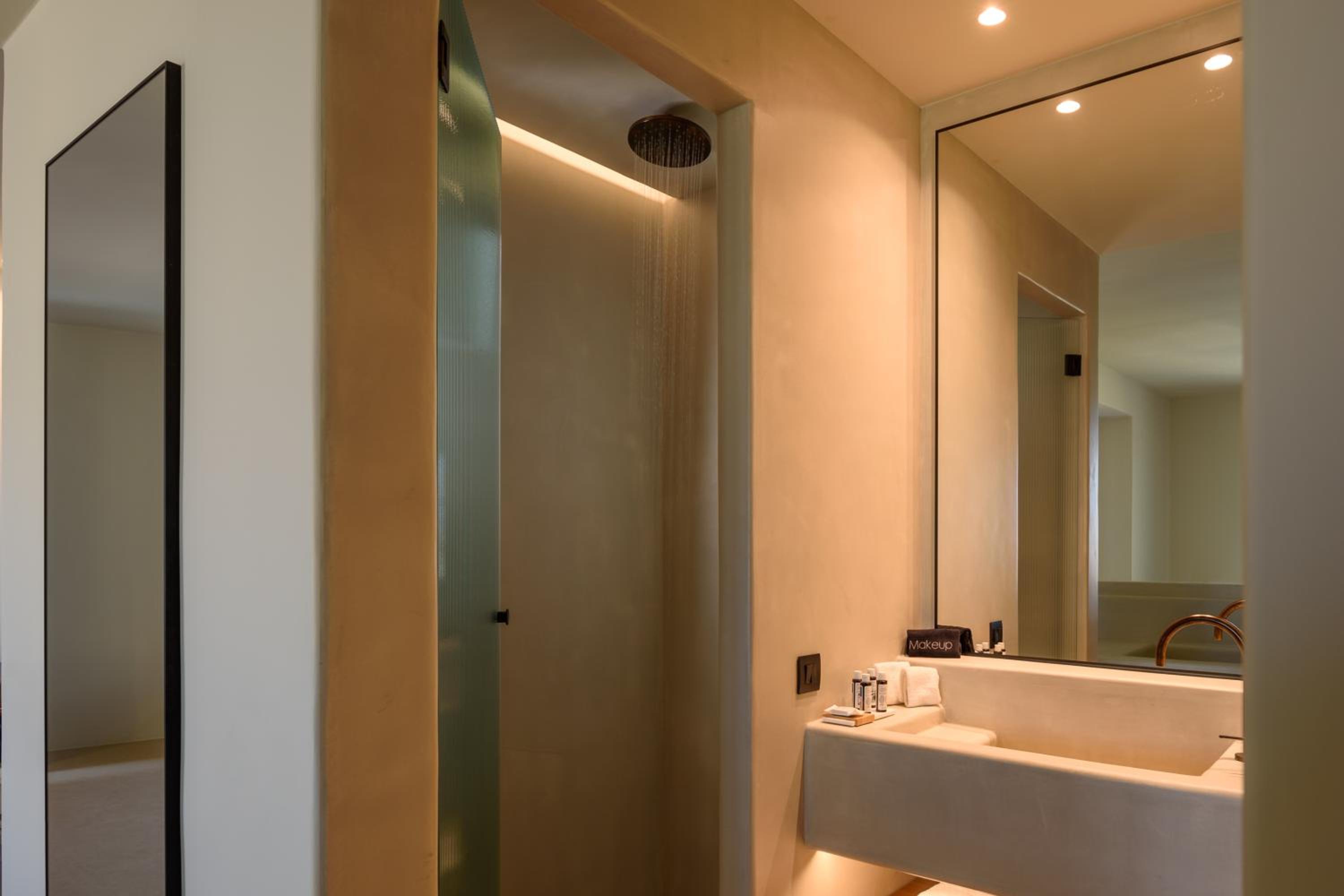  Executive 2 Bedroom Villa with Heated Pool and Sea View - Photo 15
