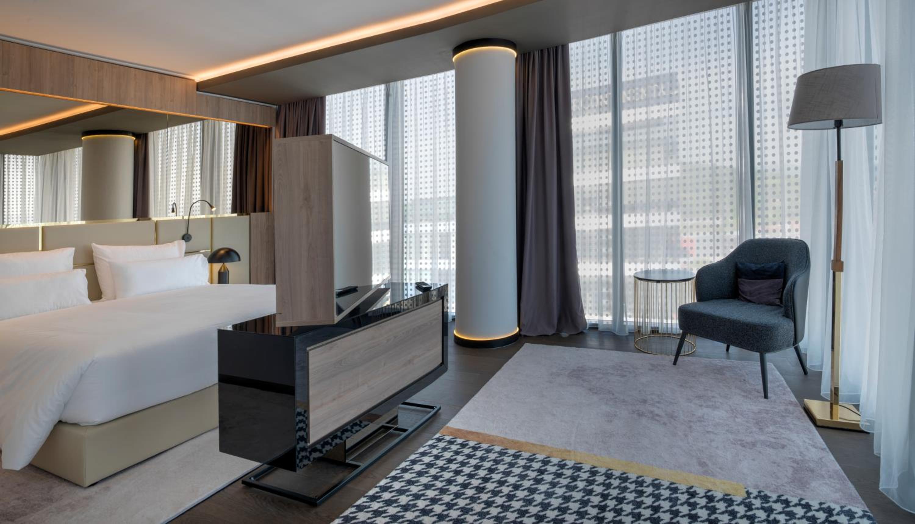Superior Deluxe Double Room - Photo 1