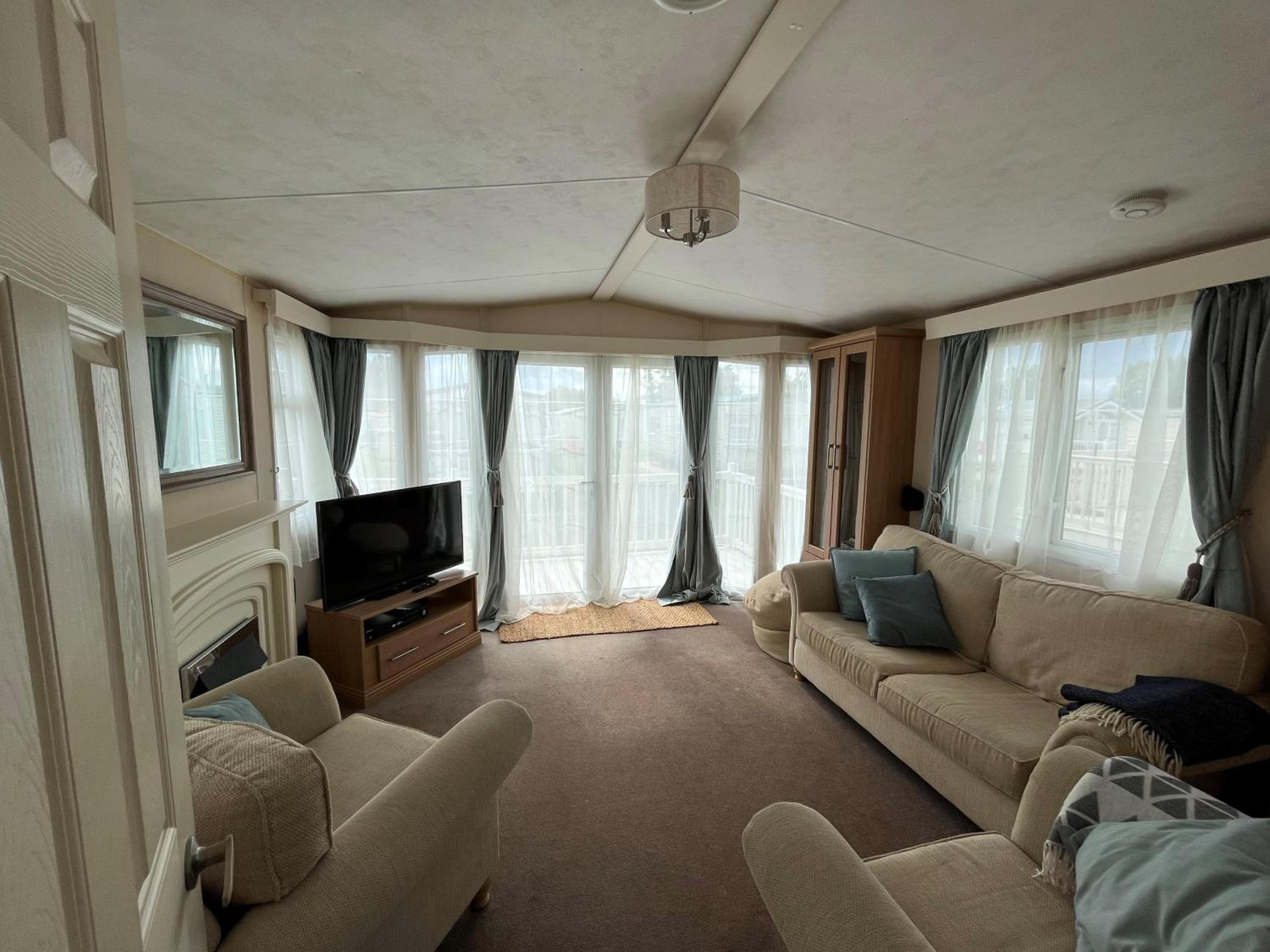 Mobile Home photo 1