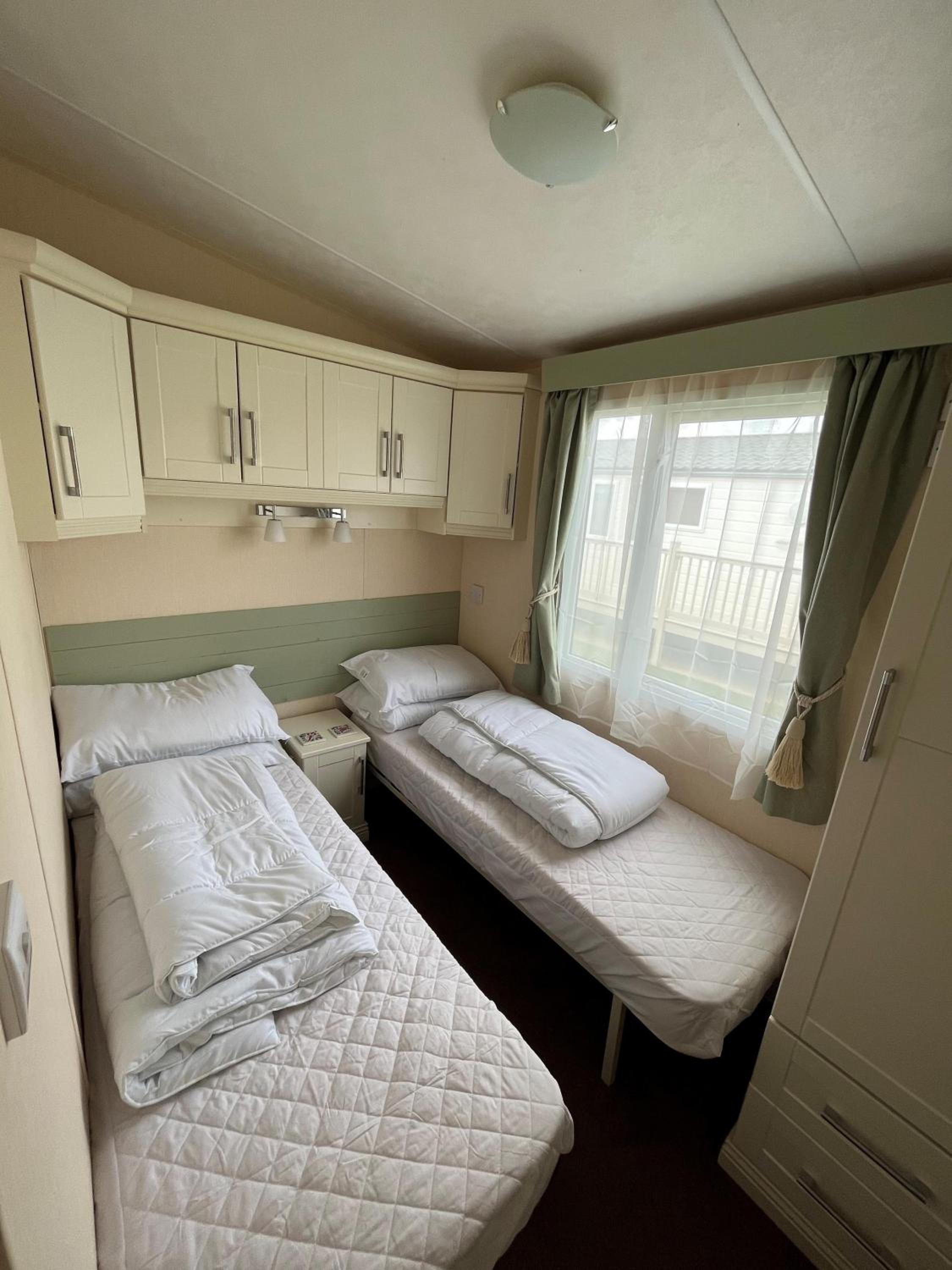 Mobile Home photo 3