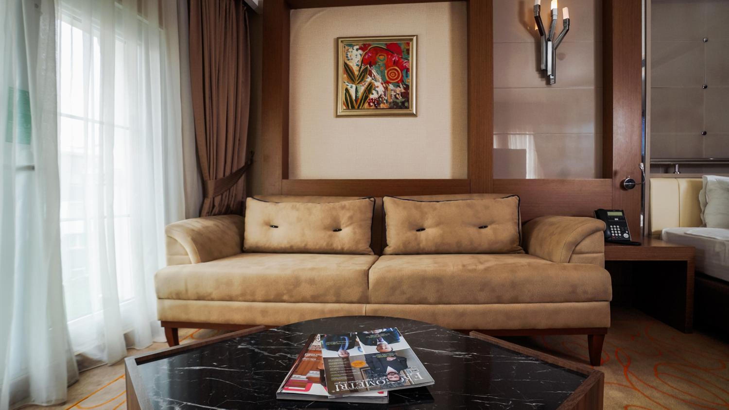 King Suite with Jetted Tub - Photo 5