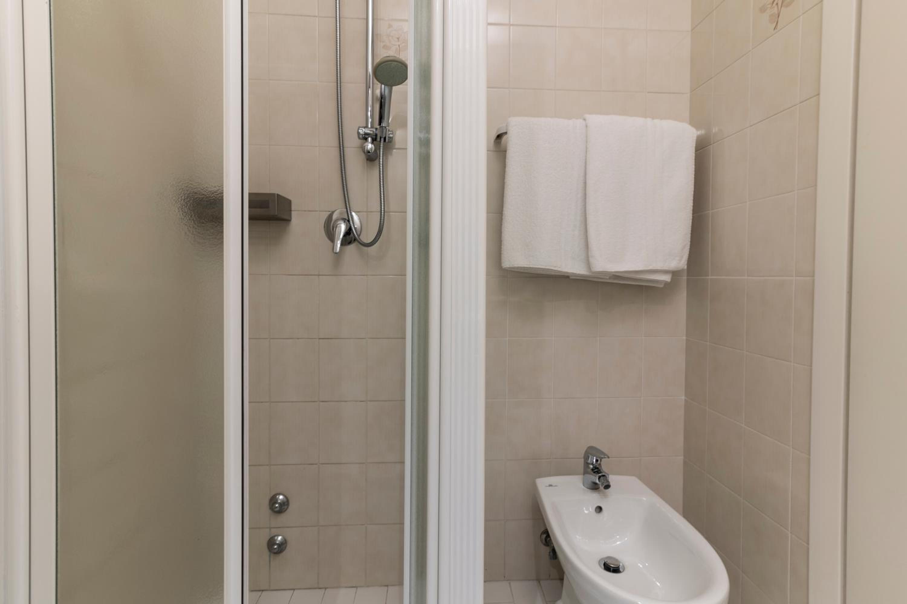 Triple Room - Photo 6