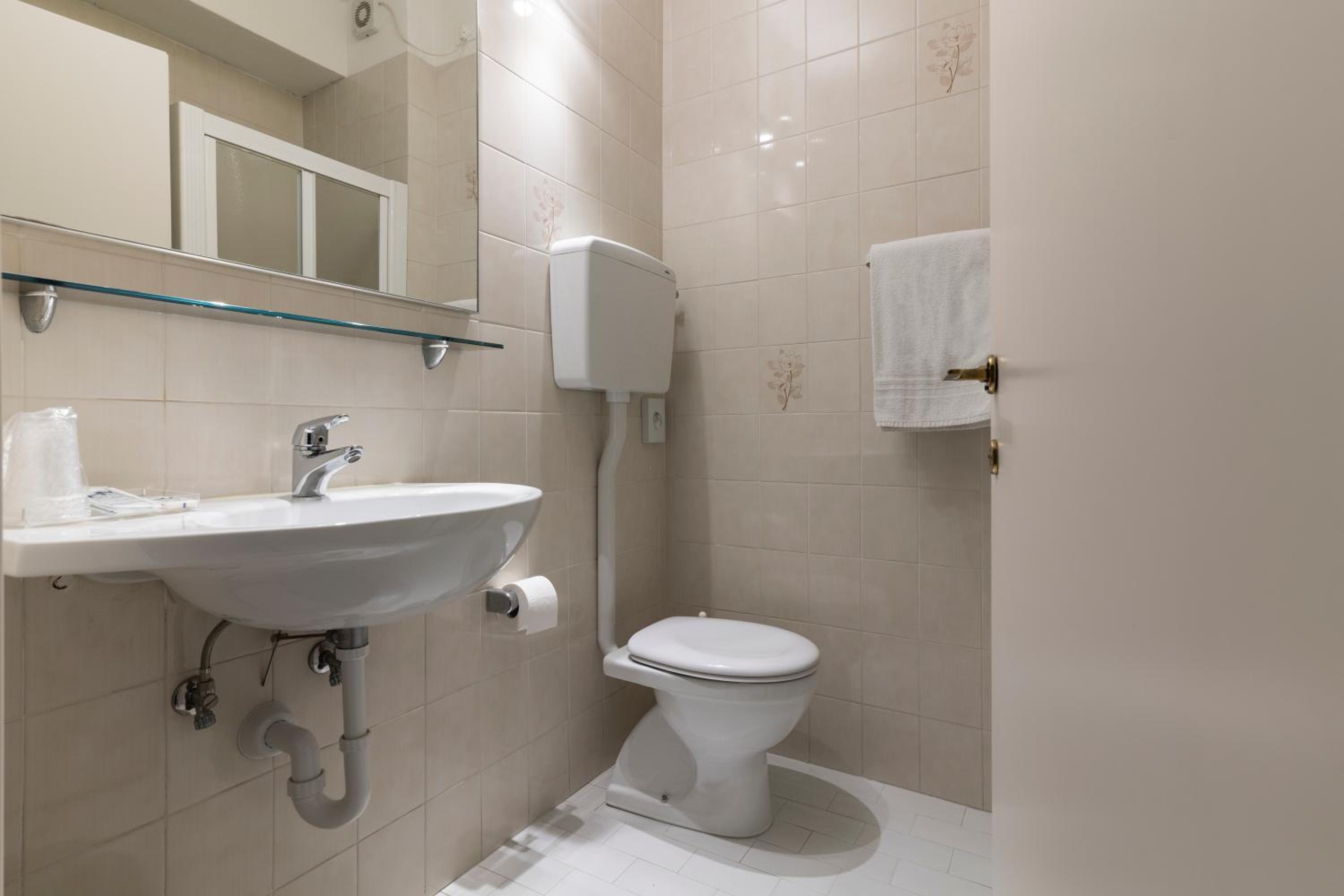 Triple Room - Photo 5