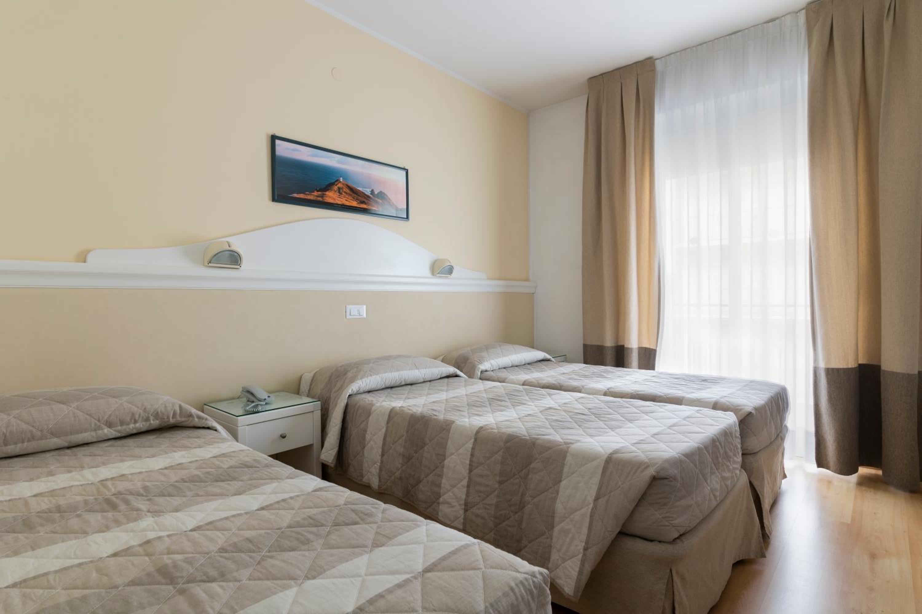 Triple Room - Photo 1