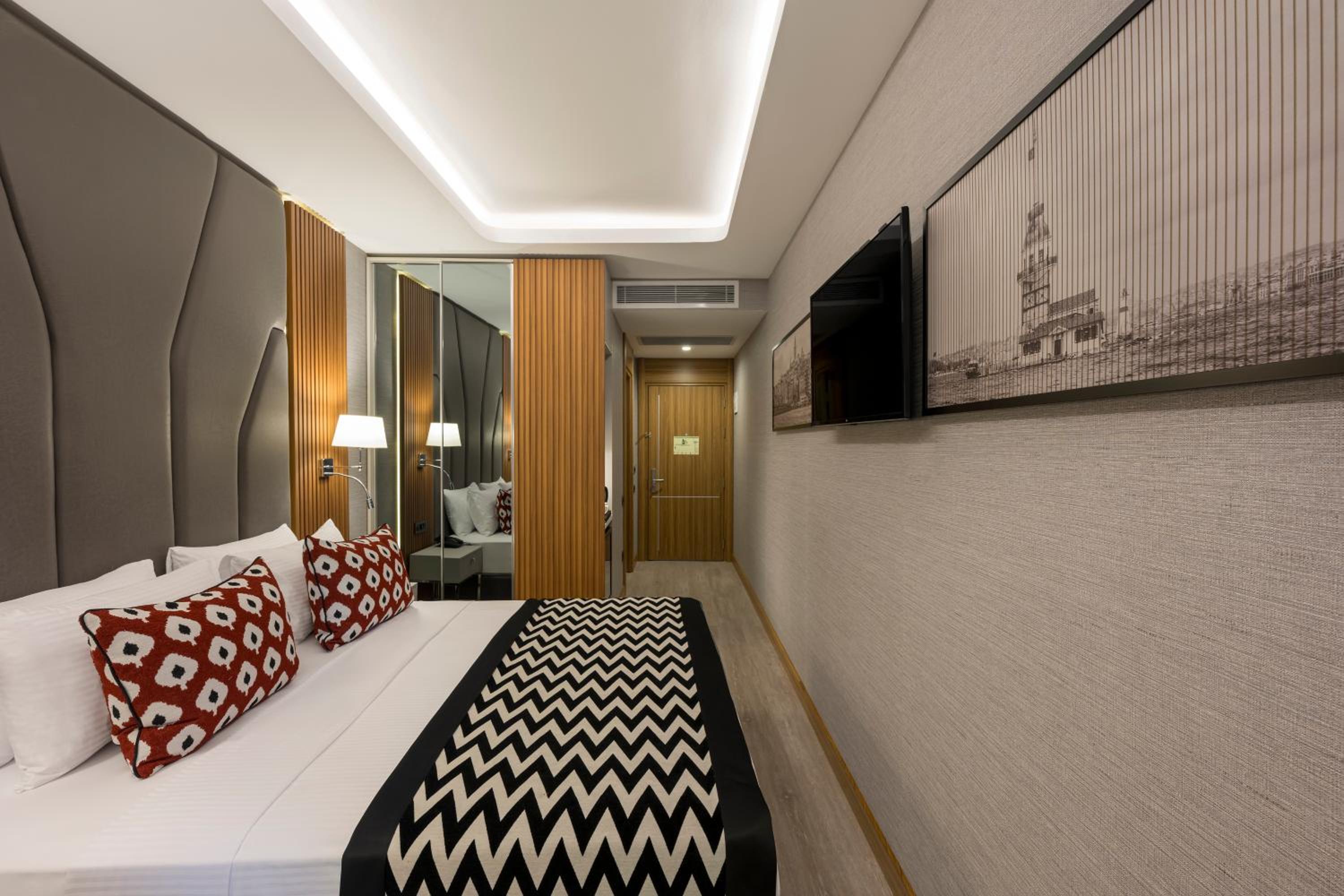 Deluxe Family Room