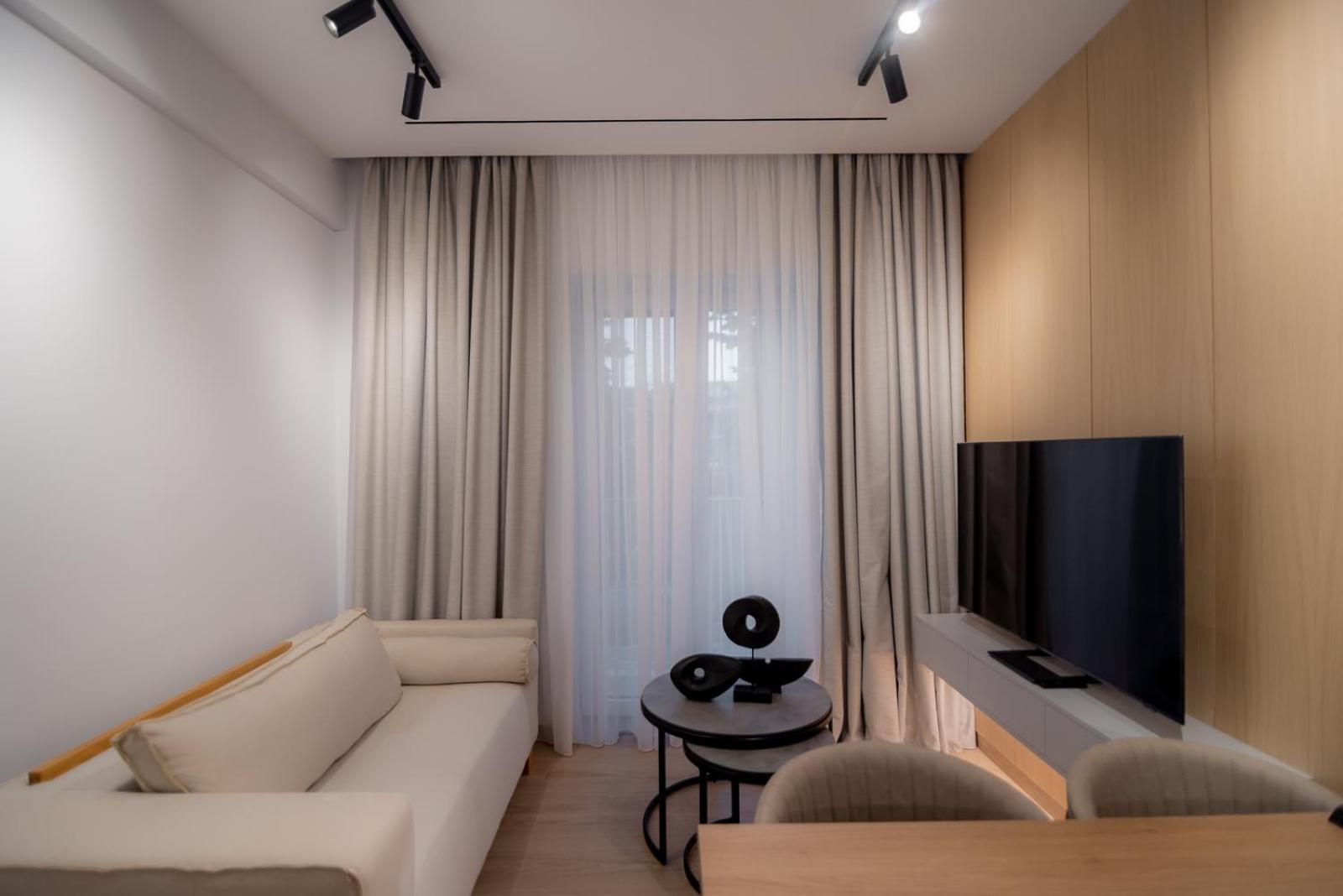 Two-Bedroom Deluxe Apartment photo 2
