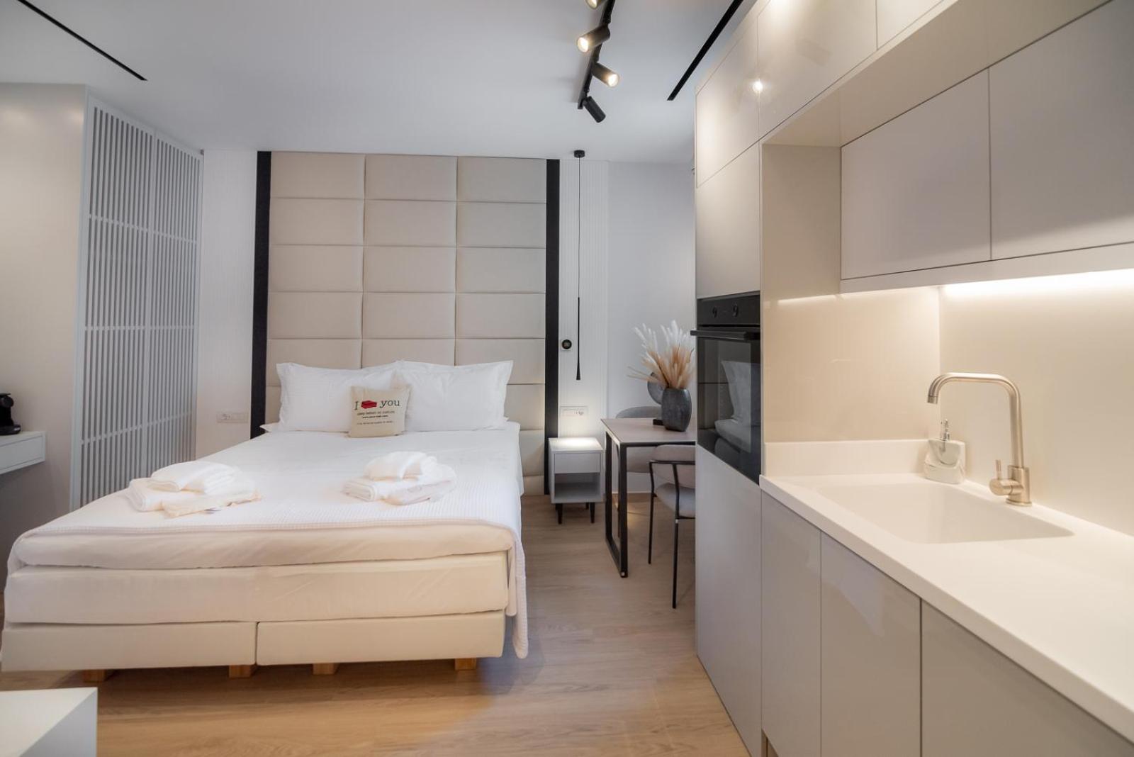 Deluxe Double Studio