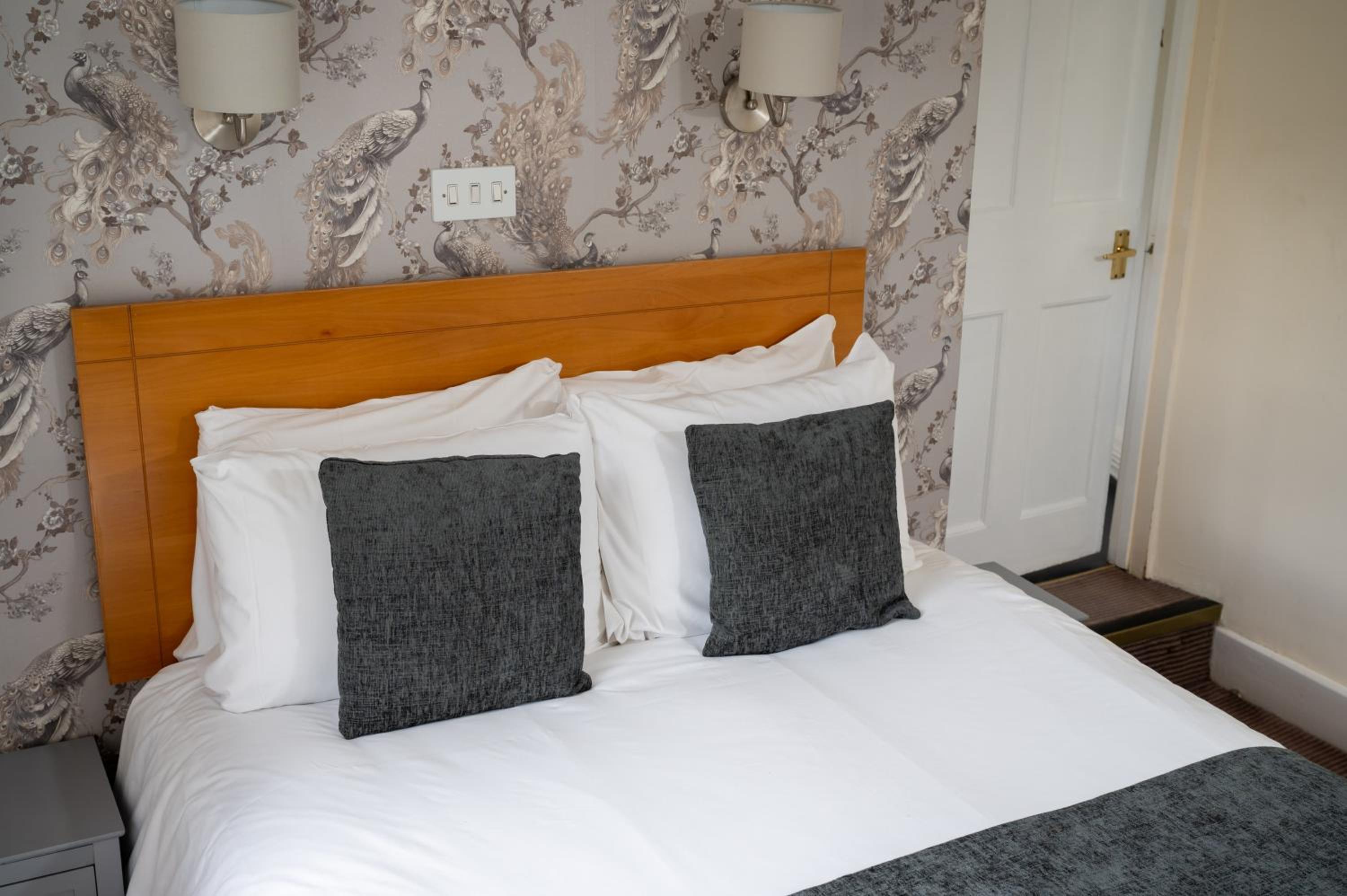 Double Room - Photo 2