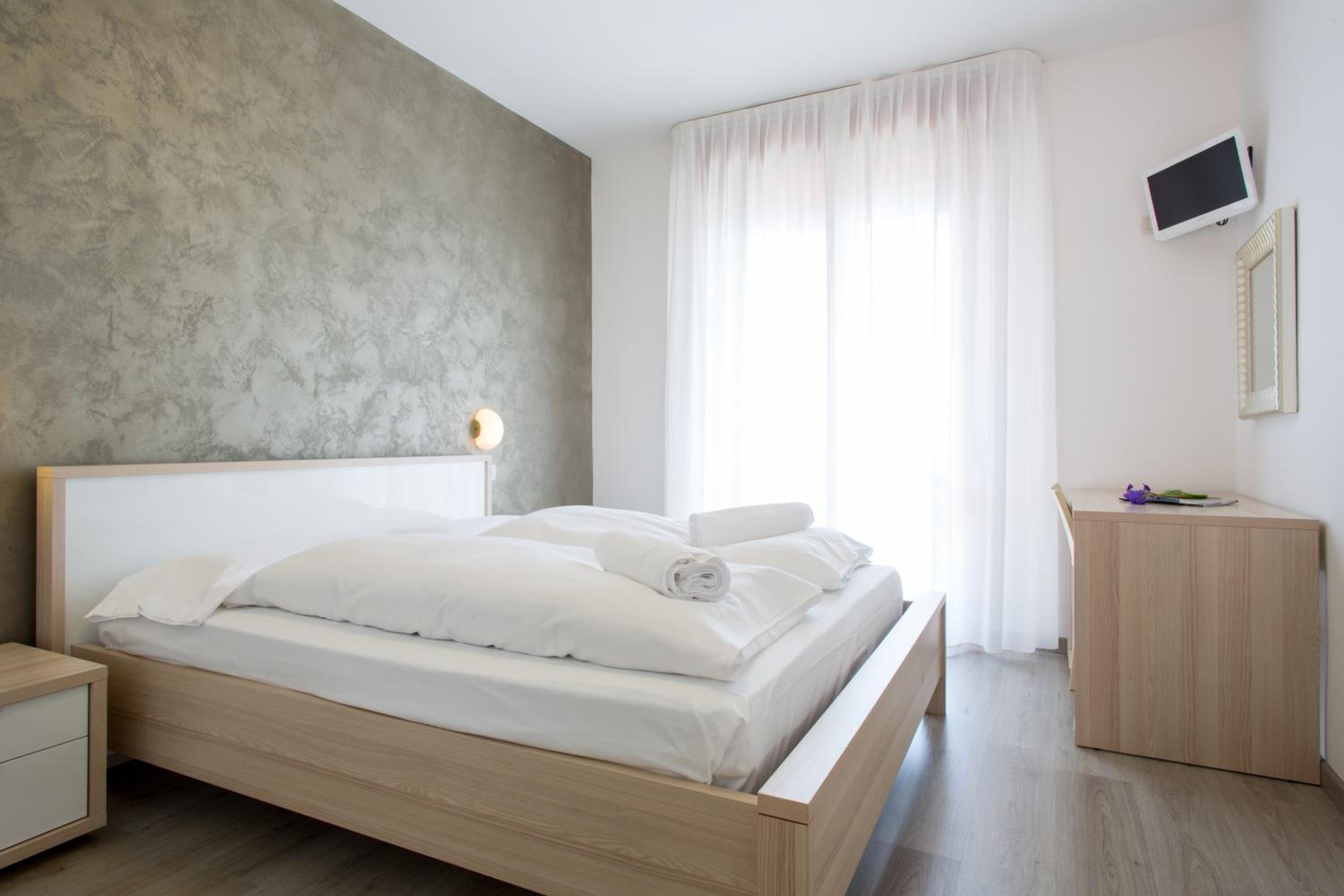 Double Room Comfort Plus with Lake View photo 1