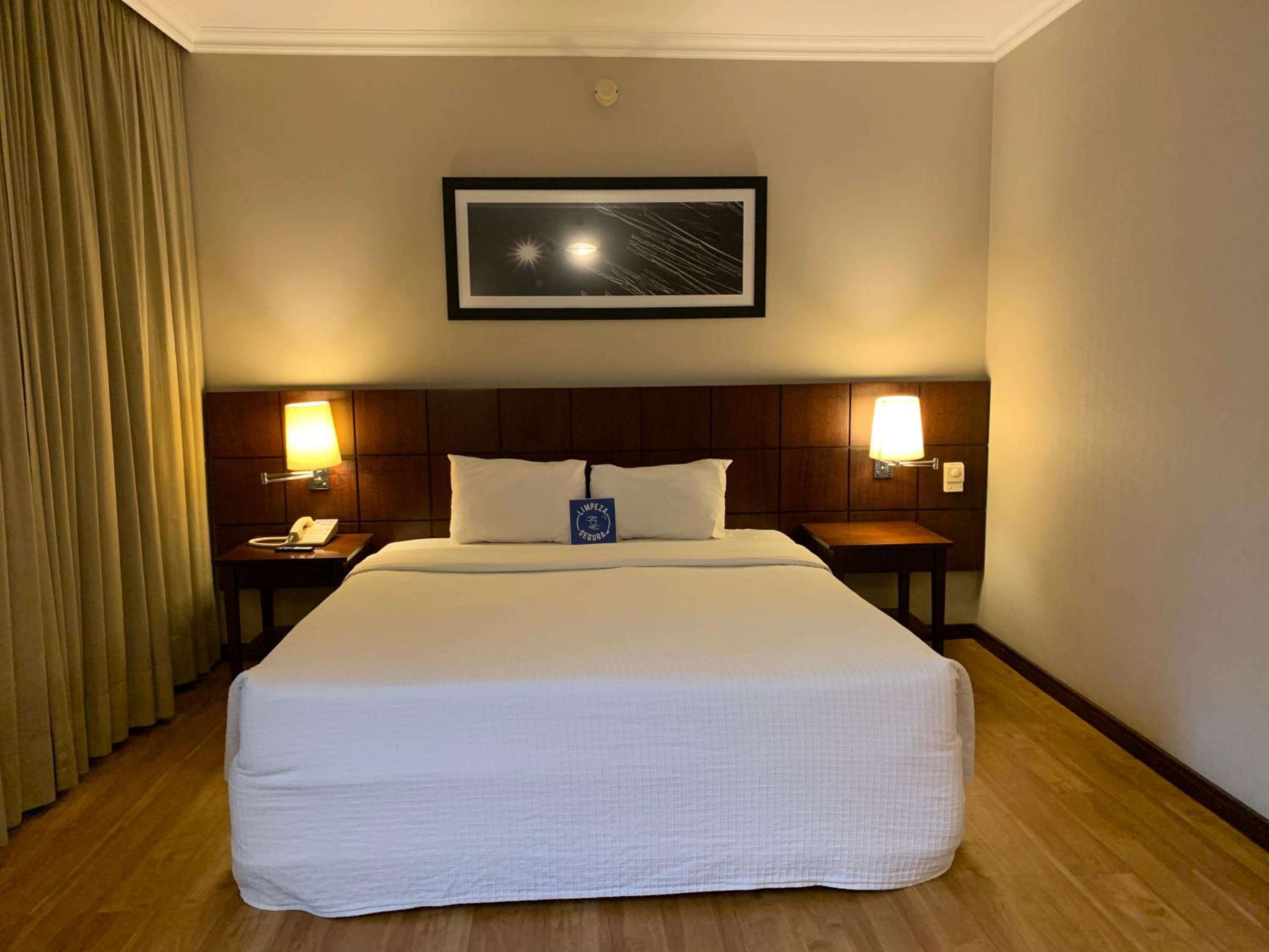 Blue Tree Premium Verbo Divino — Superior - King Bed