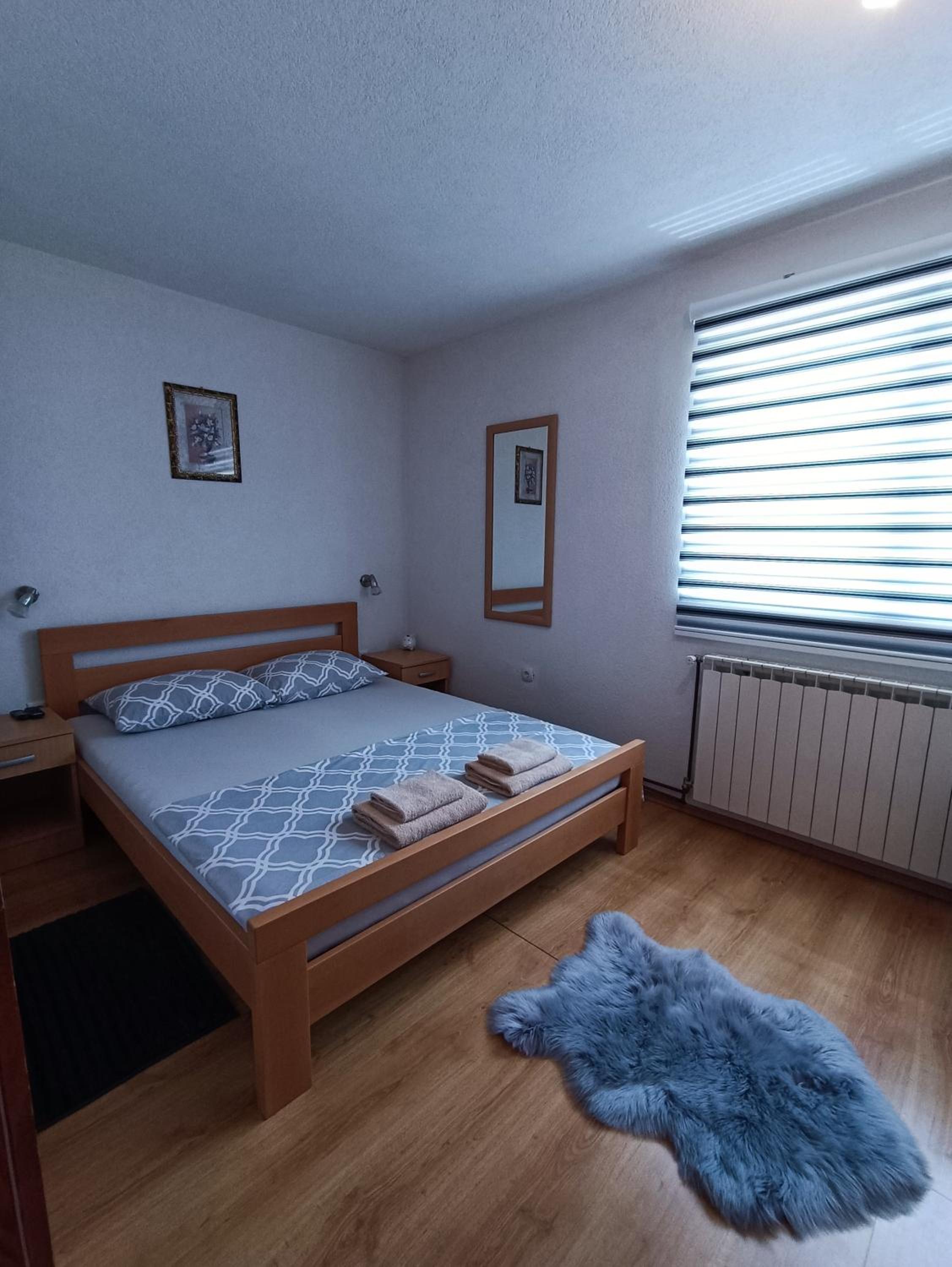 Double Room with Private Bathroom - Photo 15