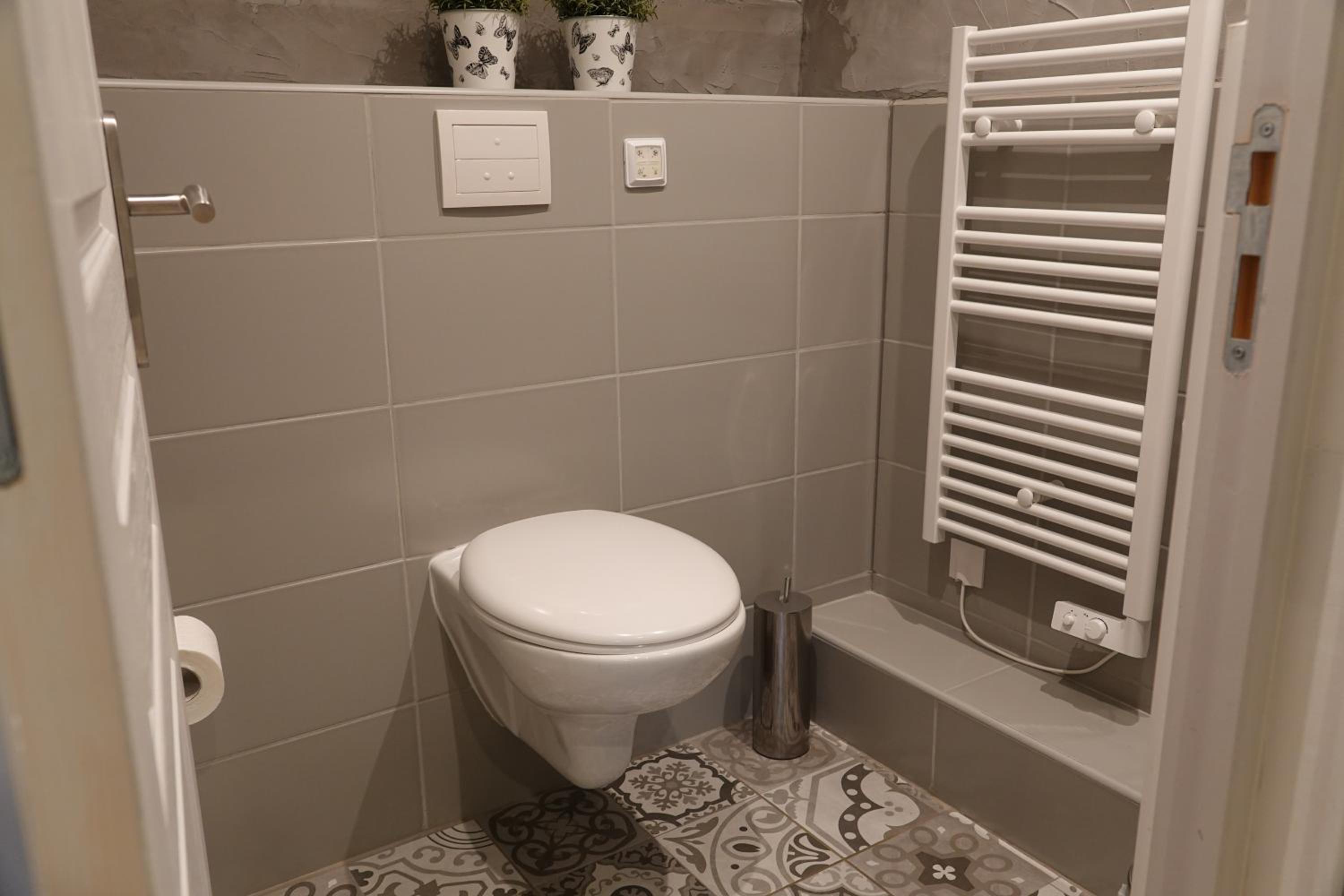 Family Room with Private Bathroom photo 3