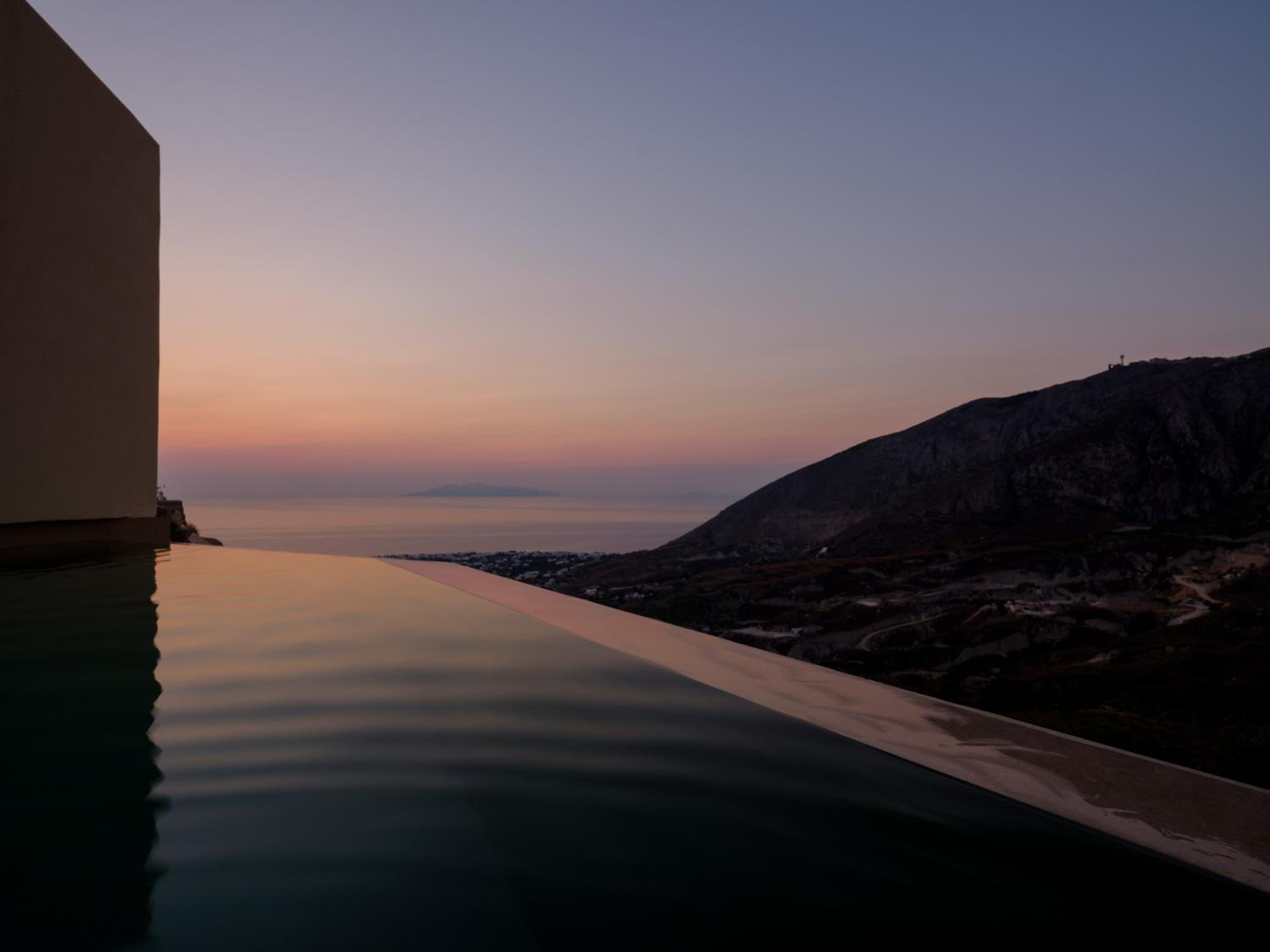  Executive 2 Bedroom Villa with Heated Pool and Sea View - Photo 32