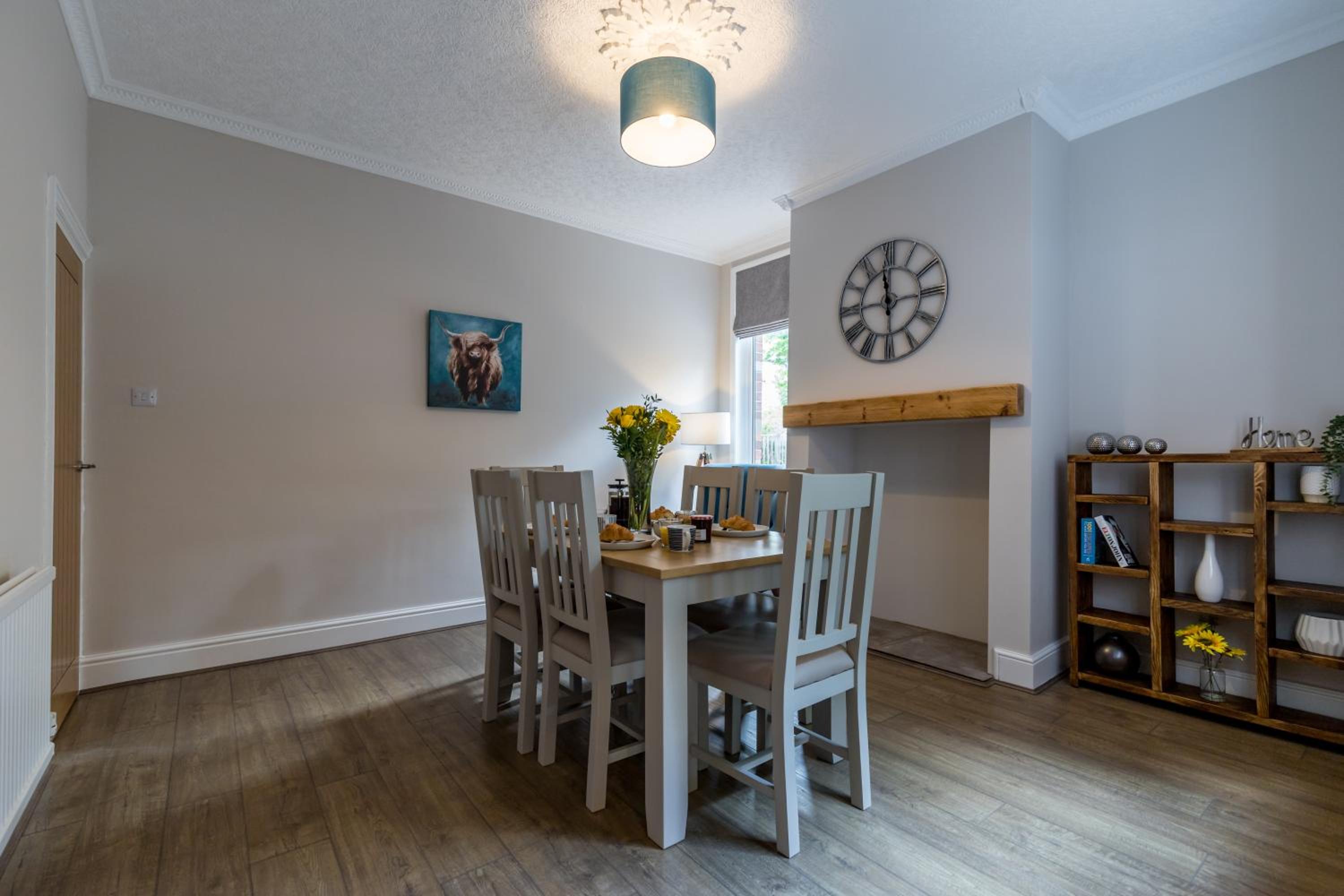 Three-Bedroom House photo 2