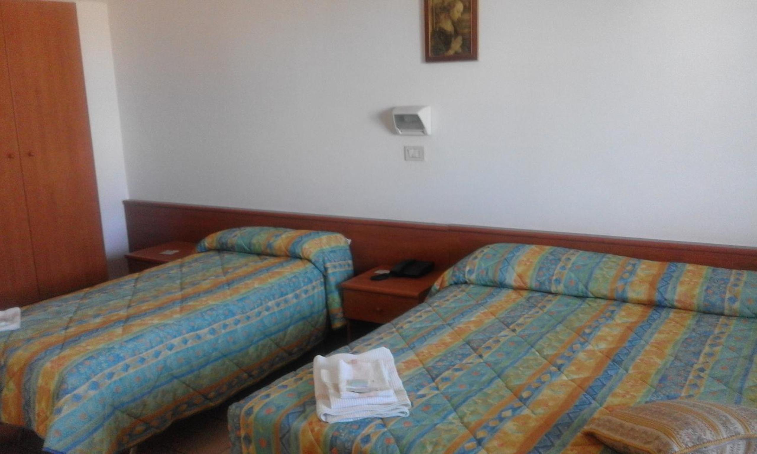 Classic Triple Room photo 2