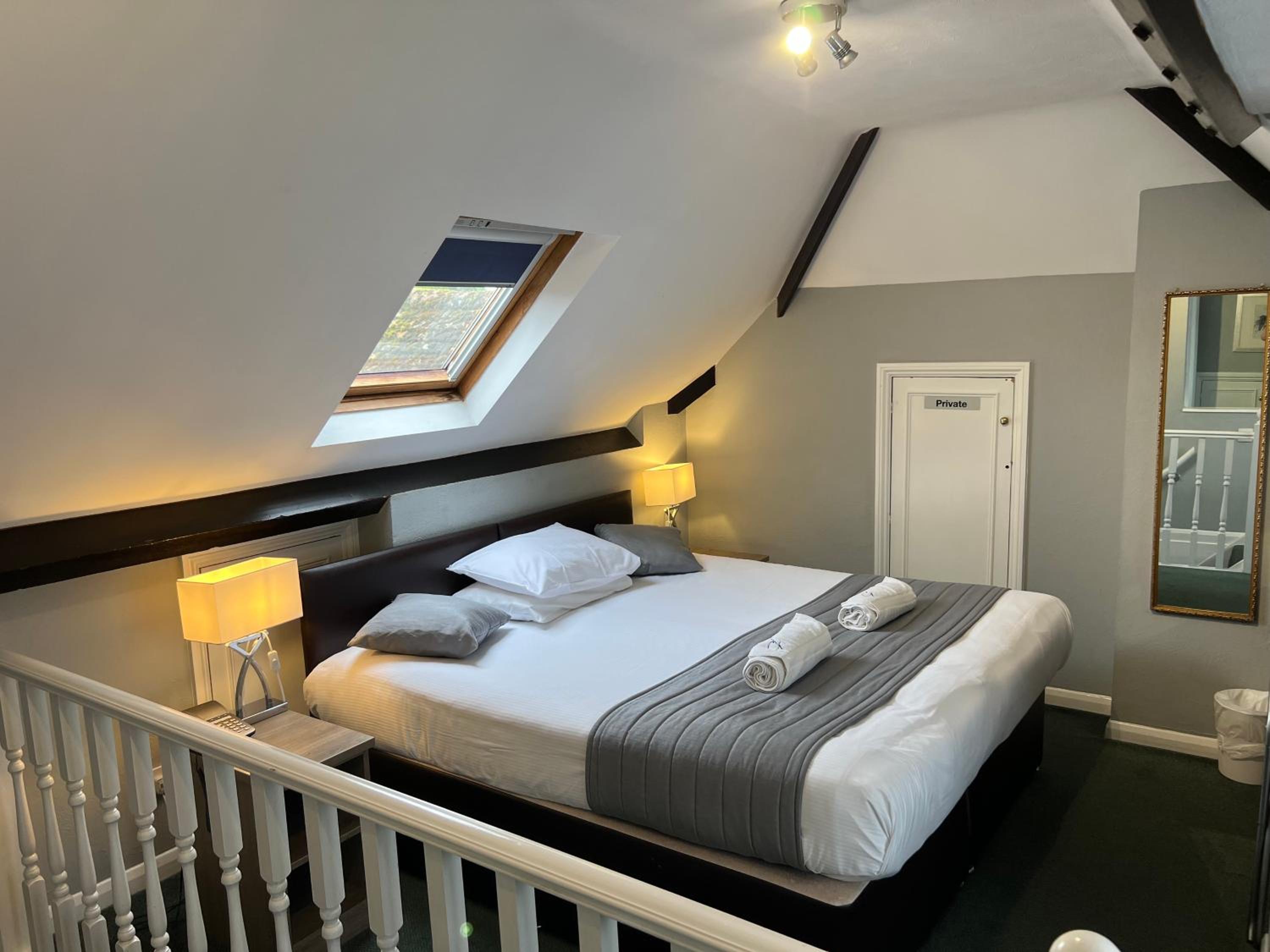 Double Room - Photo 4